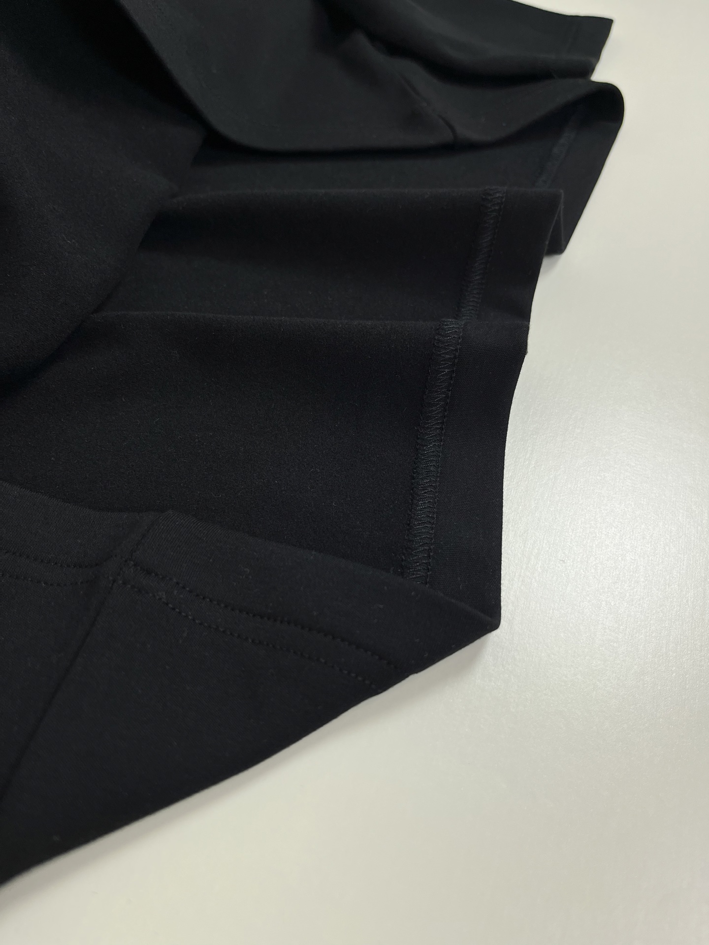 “Business Leisure Classic: P528 Brul**llo Cuc**lli Velvet T-shirt with Letter Print Design in M-3XL Sizes” - 图片 7