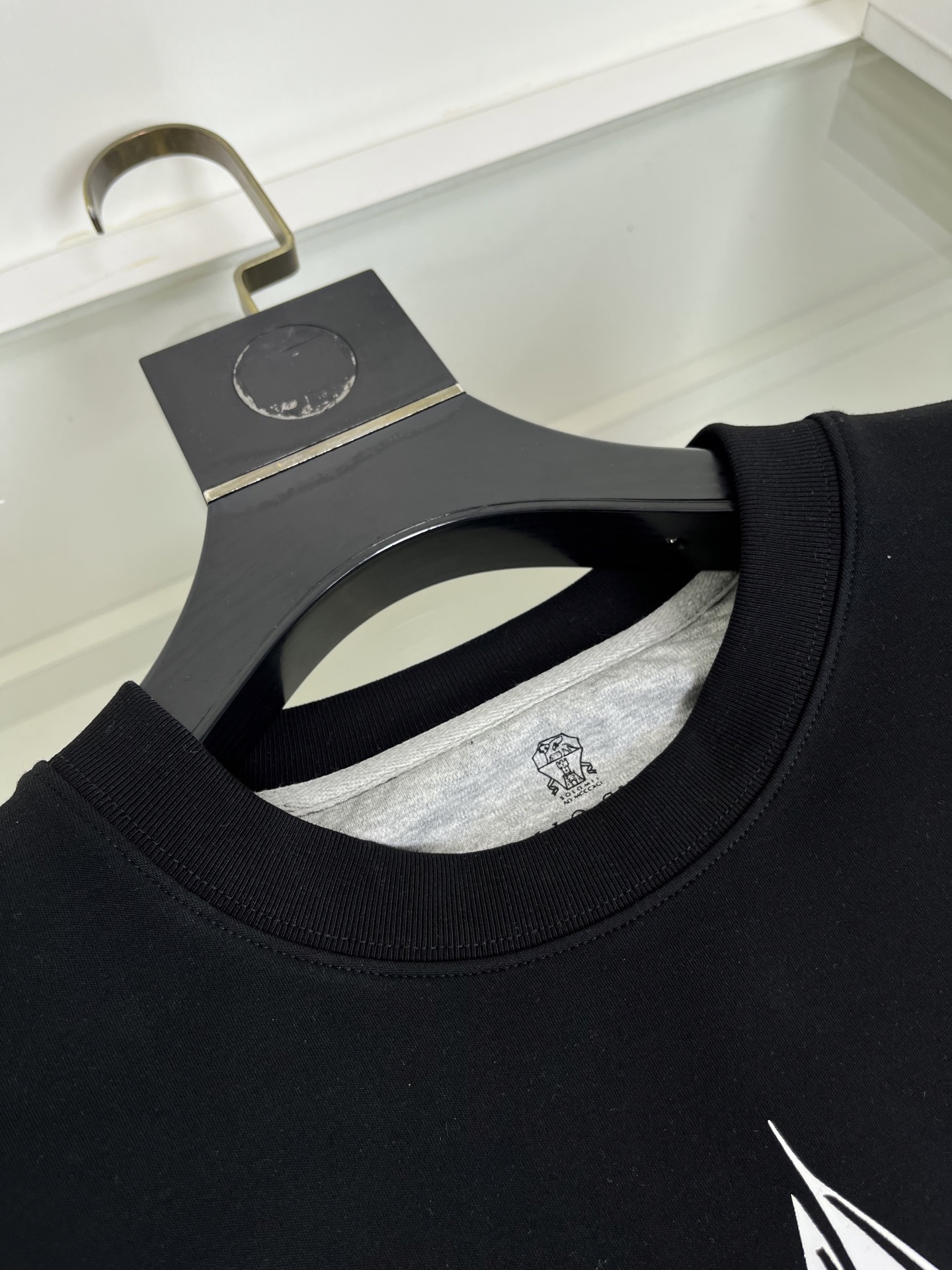 “Business Leisure Classic: P528 Brul**llo Cuc**lli Velvet T-shirt with Letter Print Design in M-3XL Sizes” - 图片 4