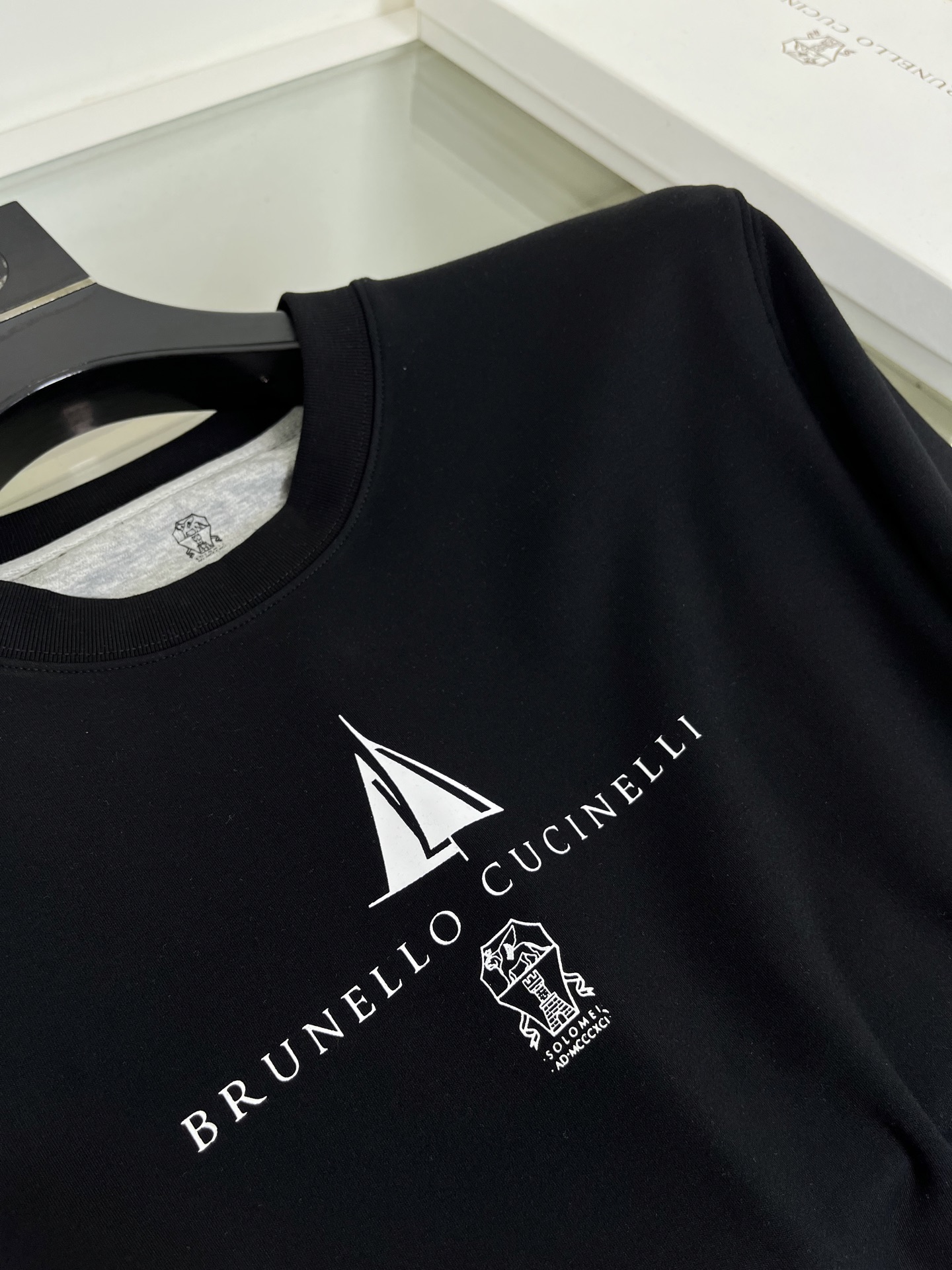 “Business Leisure Classic: P528 Brul**llo Cuc**lli Velvet T-shirt with Letter Print Design in M-3XL Sizes” - 图片 5