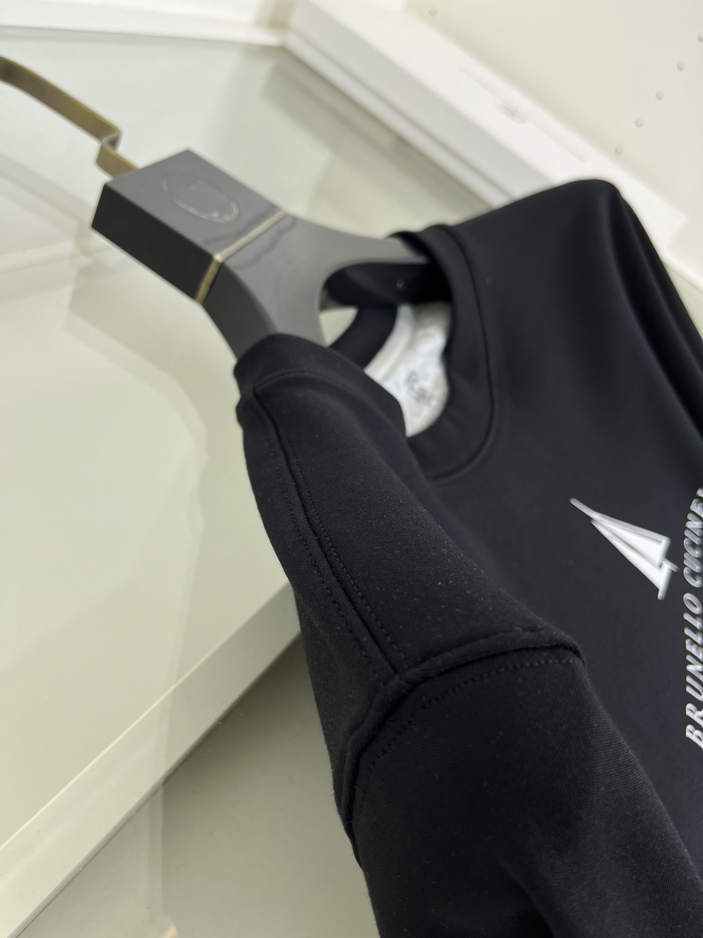 “Business Leisure Classic: P528 Brul**llo Cuc**lli Velvet T-shirt with Letter Print Design in M-3XL Sizes” - 图片 6