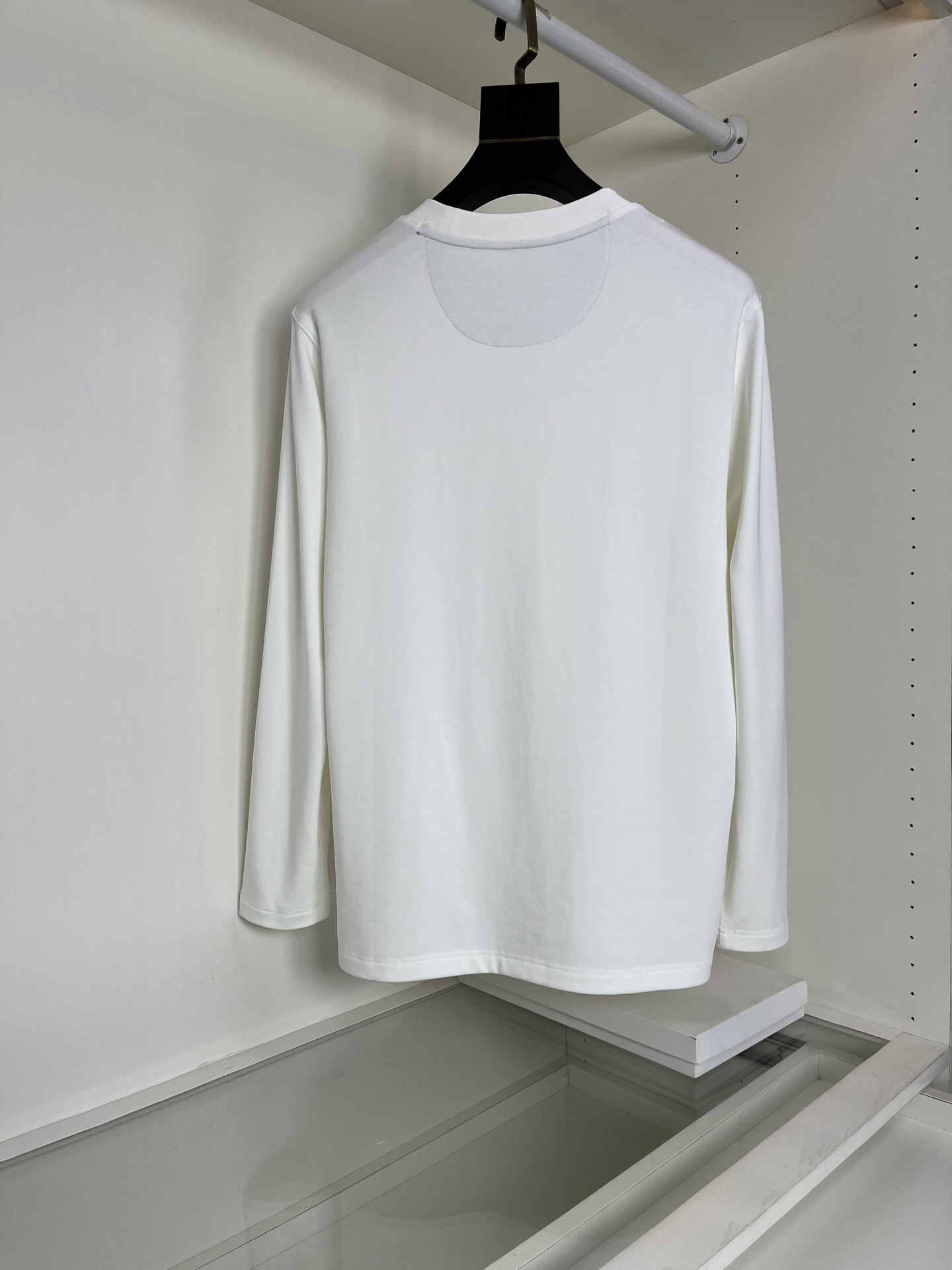 “Business Leisure Classic: Bru**llo Cuci**lli Velvet T-Shirt with Letter Print – Review & Ordering Guide” - 图片 2
