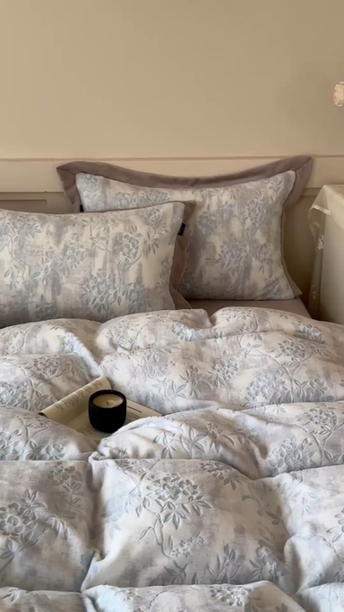 Elegant Floral Print Bedding Set - Soft and Cozy for a Restful Night 1 Elegant Floral Print Bedding Set - Soft and Cozy for a Restful Night