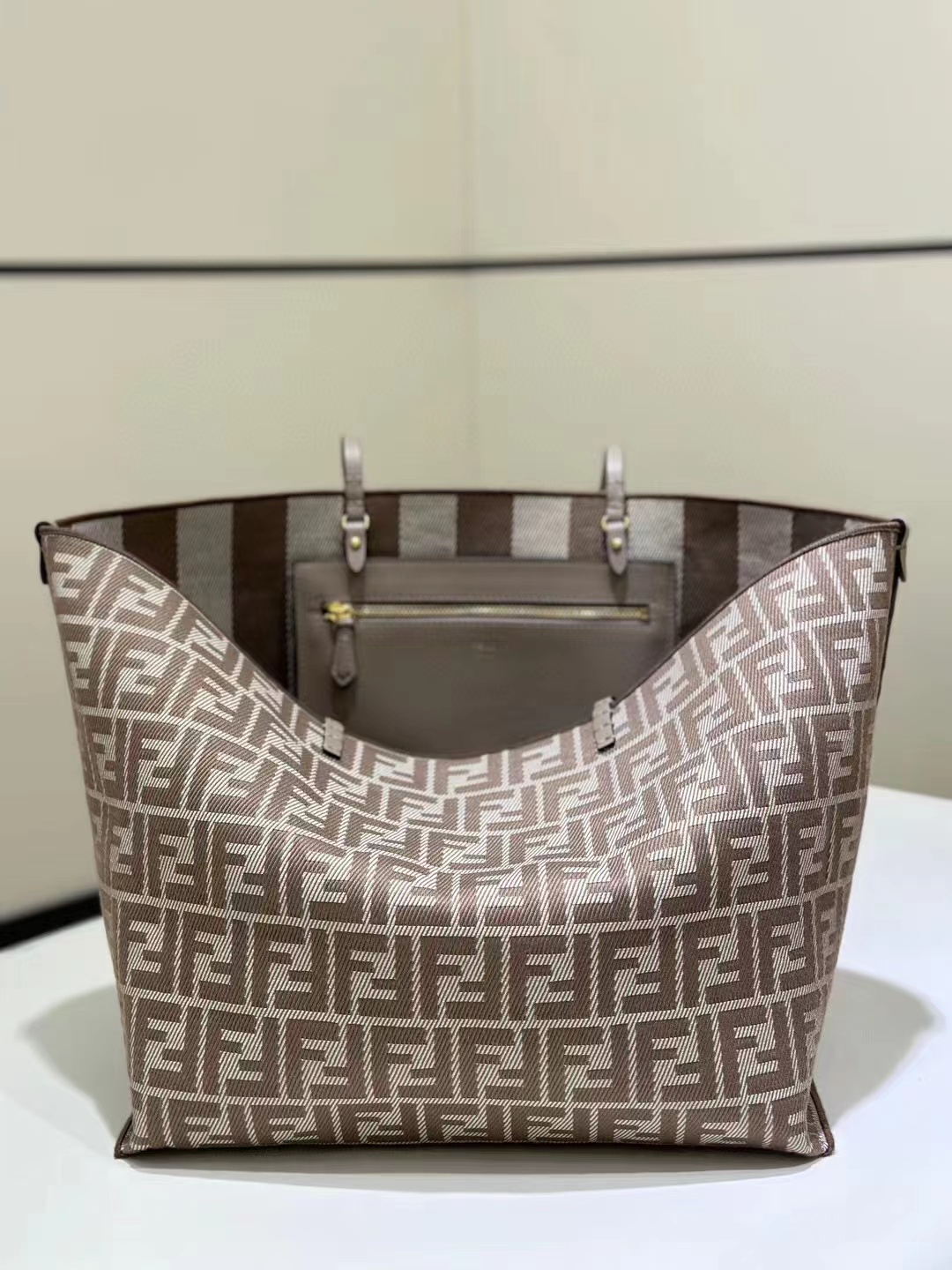 🌹 🌹 FENDI Roll Tote FF 2 33/22/30cm Fendi