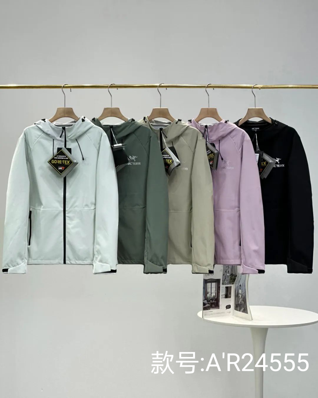 Arc’teryx Original Windproof Waterproof Hood Jacket: High-Tech, Stylish, Functional Outdoor Wear