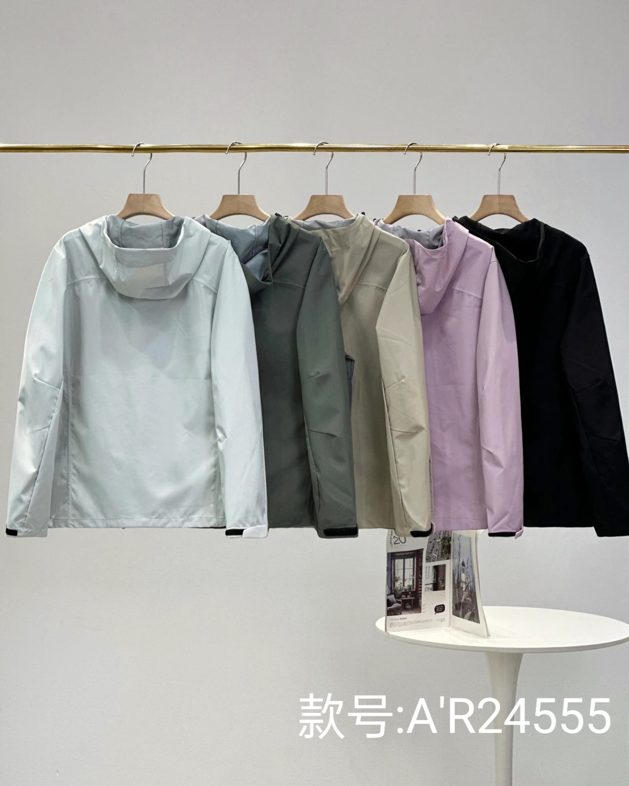 Arc’teryx Original Windproof Waterproof Hood Jacket: High-Tech, Stylish, Functional Outdoor Wear - 图片 3
