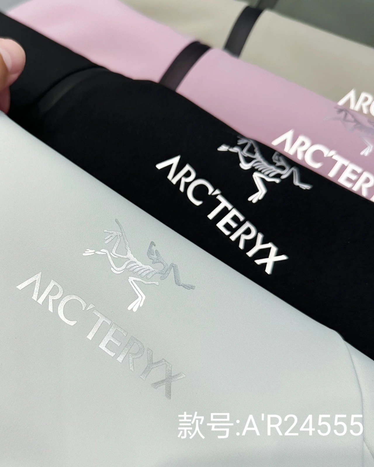 Arc’teryx Original Windproof Waterproof Hood Jacket: High-Tech, Stylish, Functional Outdoor Wear - 图片 7