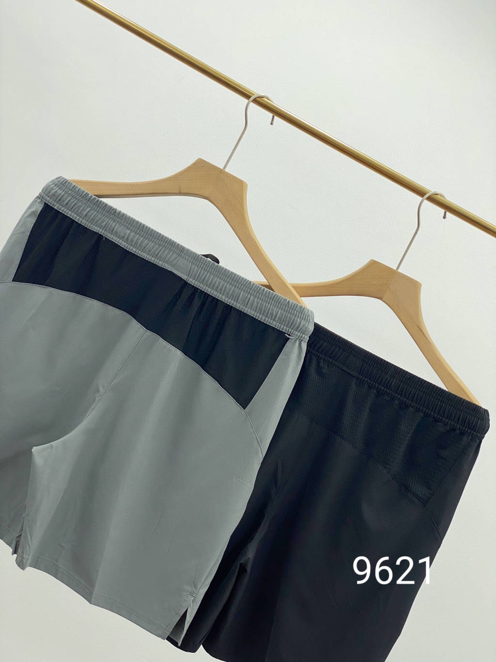 💰125包邮
KAILAS/凯乐石夏季新款男士户外休闲五分短裤!
款号:KLS9621
面料:95聚酯 5氨纶
日常休闲运动 居家都可穿的百搭短裤
四面弹速干透气面料 吸湿排汗速干
外侧开叉+腰部透气网孔设计
最大程度提升空气的流通
保持裆部干爽的同时给身体降温
做工细节也非常精致 两侧口袋带有拉链
上身贴合身材比列 版型炒鸡好!
更多的是舒适感!不僵硬 无拘束!性价比狠高
颜色 :黑色 灰色
尺码:M-3XL
M腰围68 裤长50 推荐100-125
L腰围72 裤长51 推荐125-140
XL腰围76 裤长51 推荐140-160
2XL腰围82 裤长52 推荐160-175
3XL腰围86 裤长53 推荐175-190