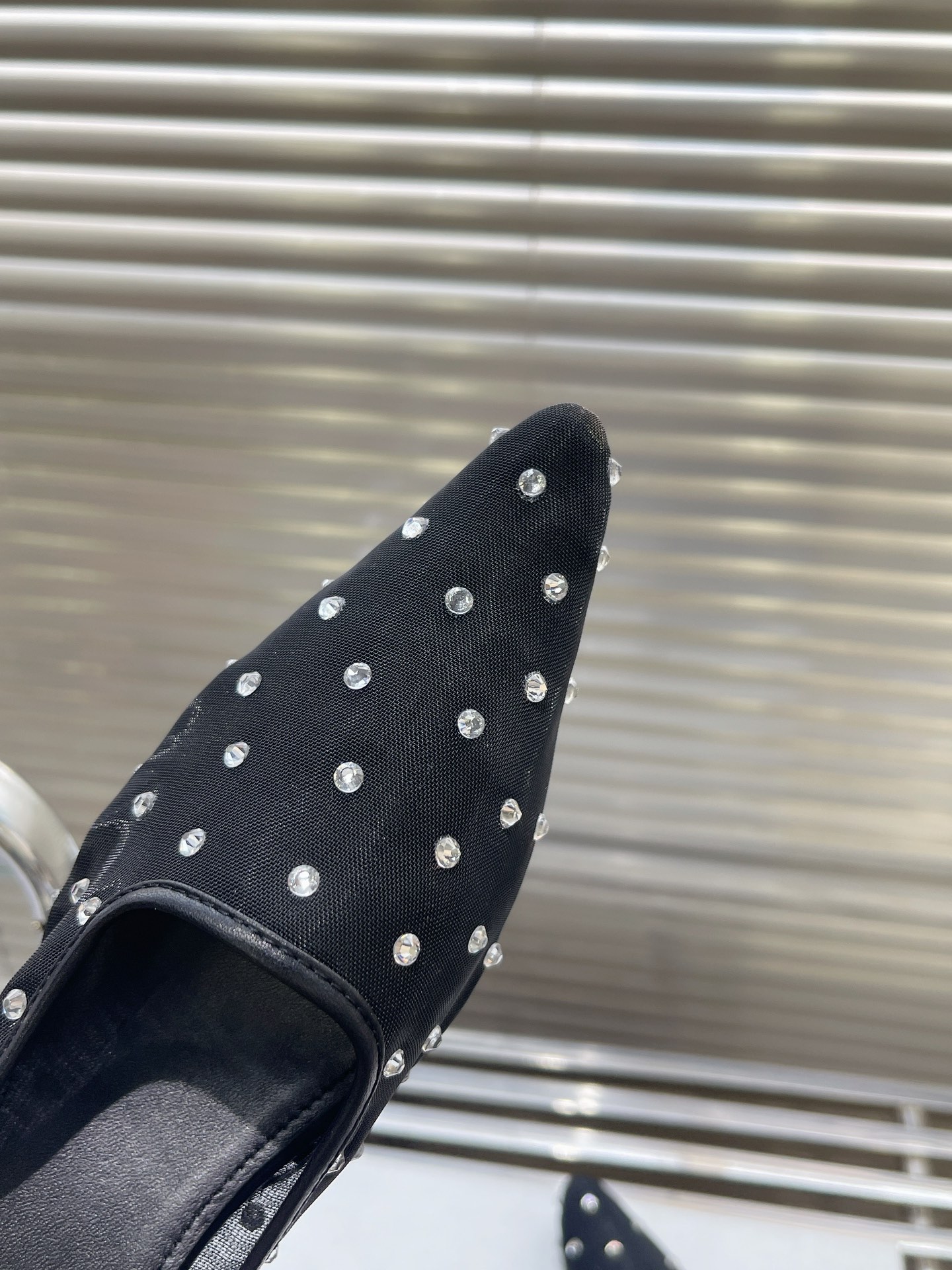 Fashionable Khaite Grid Heel Slippers with Schwartz Crystals – 546 Collection Summary - 图片 7