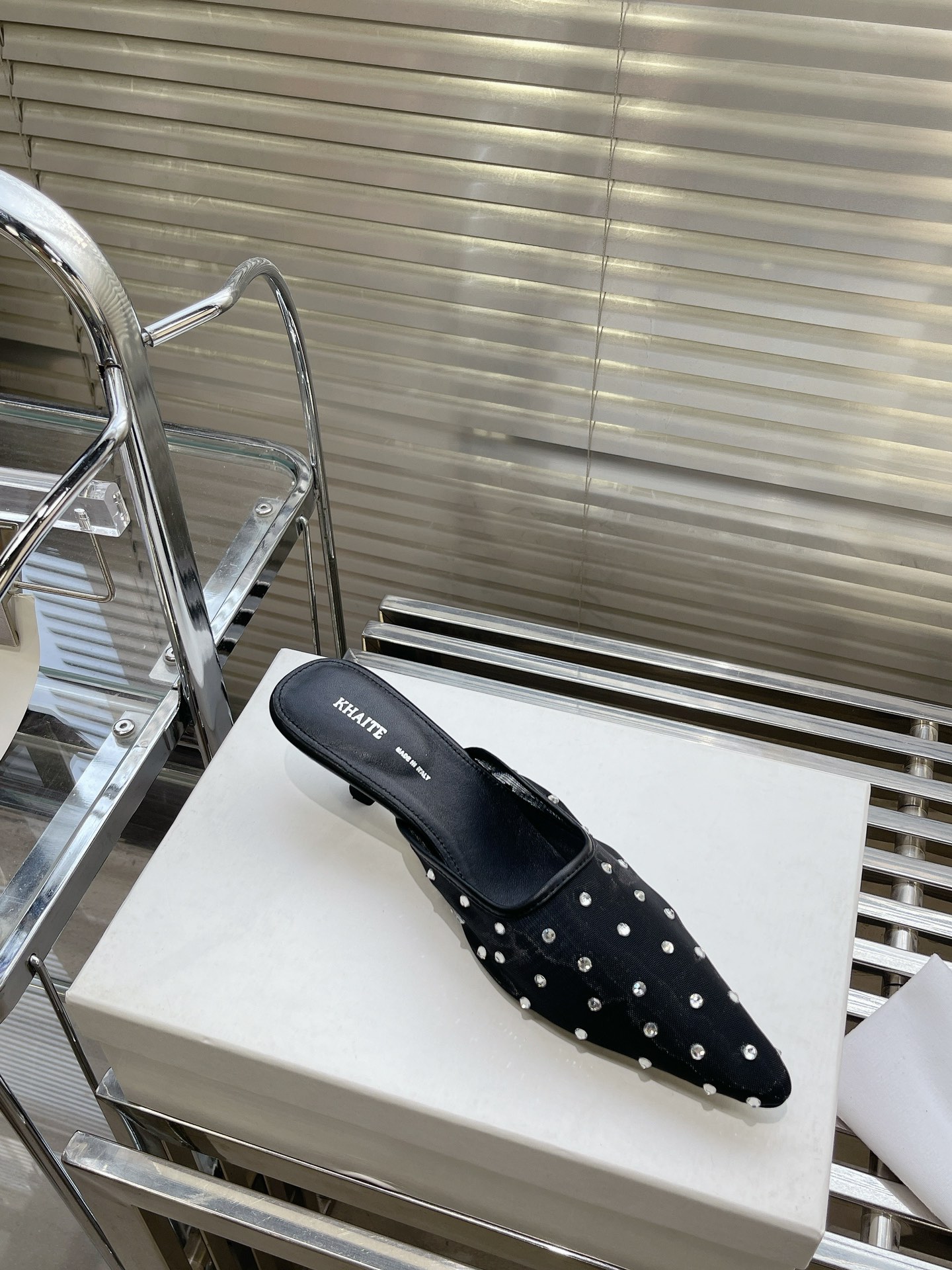 Fashionable Khaite Grid Heel Slippers with Schwartz Crystals – 546 Collection Summary - 图片 4