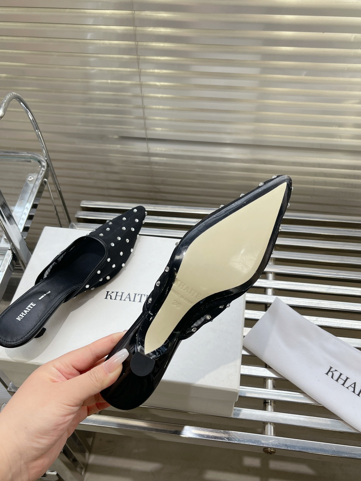 Fashionable Khaite Grid Heel Slippers with Schwartz Crystals – 546 Collection Summary - 图片 9