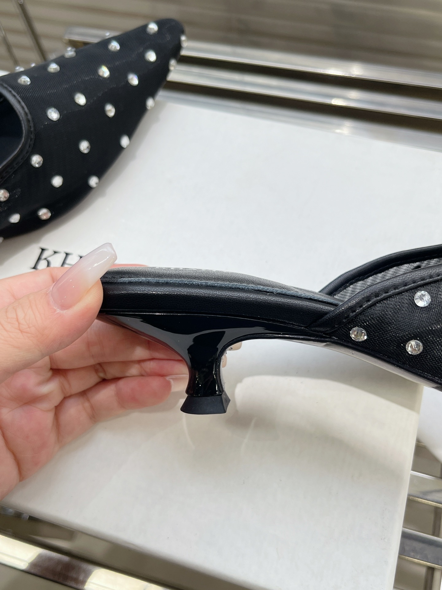 Fashionable Khaite Grid Heel Slippers with Schwartz Crystals – 546 Collection Summary - 图片 8