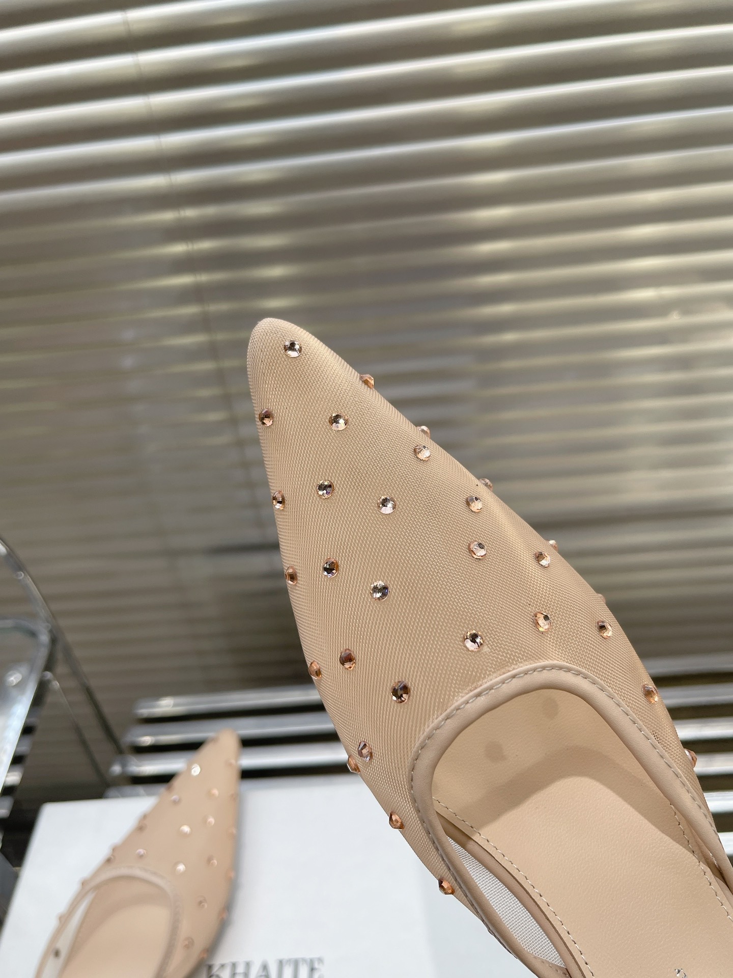 “Chic Khaite 24/ss Collection: Crystal-Embellished Heels and Elegant Flats” - 图片 7