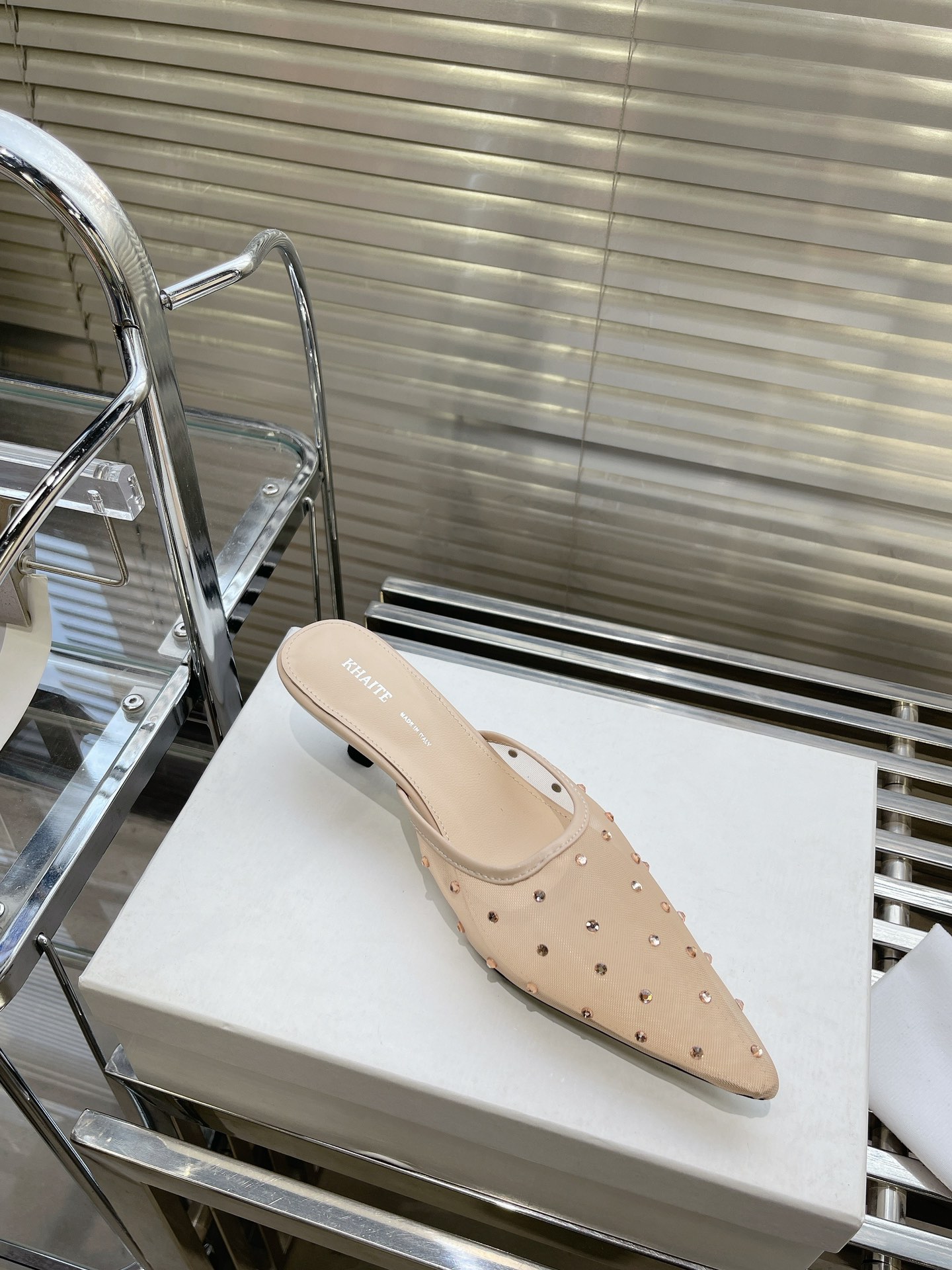 “Chic Khaite 24/ss Collection: Crystal-Embellished Heels and Elegant Flats” - 图片 4