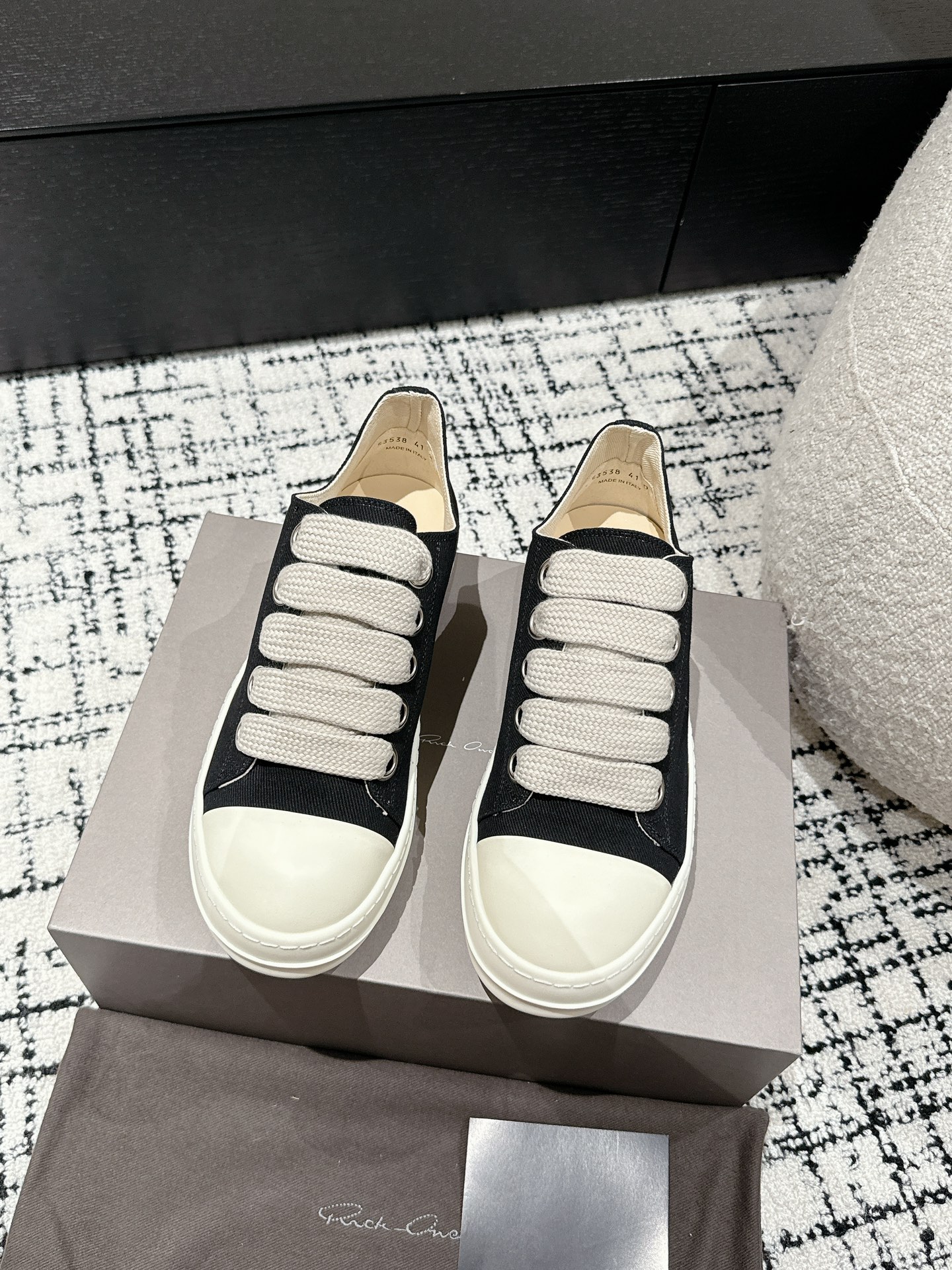 NO:411304,#生大大大大大大大大大大大大大大大大大大大大大大大大大大大大大大大大大大大大大大大大大大大大大大大大大大大大大大大大大大大大大大大大大大大大大大大大大大大大大大大大大大大�  No matter how you wear the invincible combination, you will look good, no matter how you wear it, no matter how you look, no matter how you wear it, no matter how you look. It's a perfect God of War shoes!  The original customization details are very fine. Leather material: all imported cowhide/canvas. Inner lining: cowhide. Floor pad: latex + cowhide. Outsole: original private model TPU outsole. Size: women's 35-41 men's 38-45 (women's 41 men's 45 customization is not returned or exchanged), casual shoes/sports shoes, sneakers, cowhide19860909#情款款 顶级版本 Rick Ownes 瑞克·欧文斯 24/新款vans板鞋 原版开发 秒杀市面版本 这款火到不行的侵权Vans系列真的太帅了！无敌搭配怎么穿都好看 完全不分穿搭不分人 妥妥的战神之鞋！原版定制细节处理很精细  皮料:全部进口牛皮/帆布 内里:牛皮 垫脚:乳胶+牛皮 大底:原版私模TPU大底 码数:女35-41男38-45（女41男45定制不退换）,休闲鞋/运动鞋,sneakers,cowhide,Women's Shoes