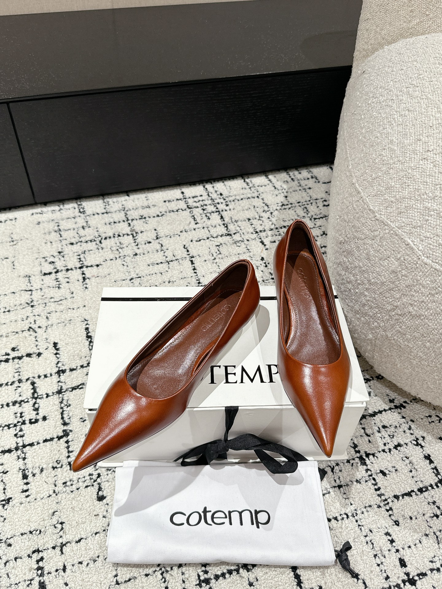 Pointy Hill Heel Shoe Series: Crafted with Silk Embroidery and Metallic Light - 图片 4