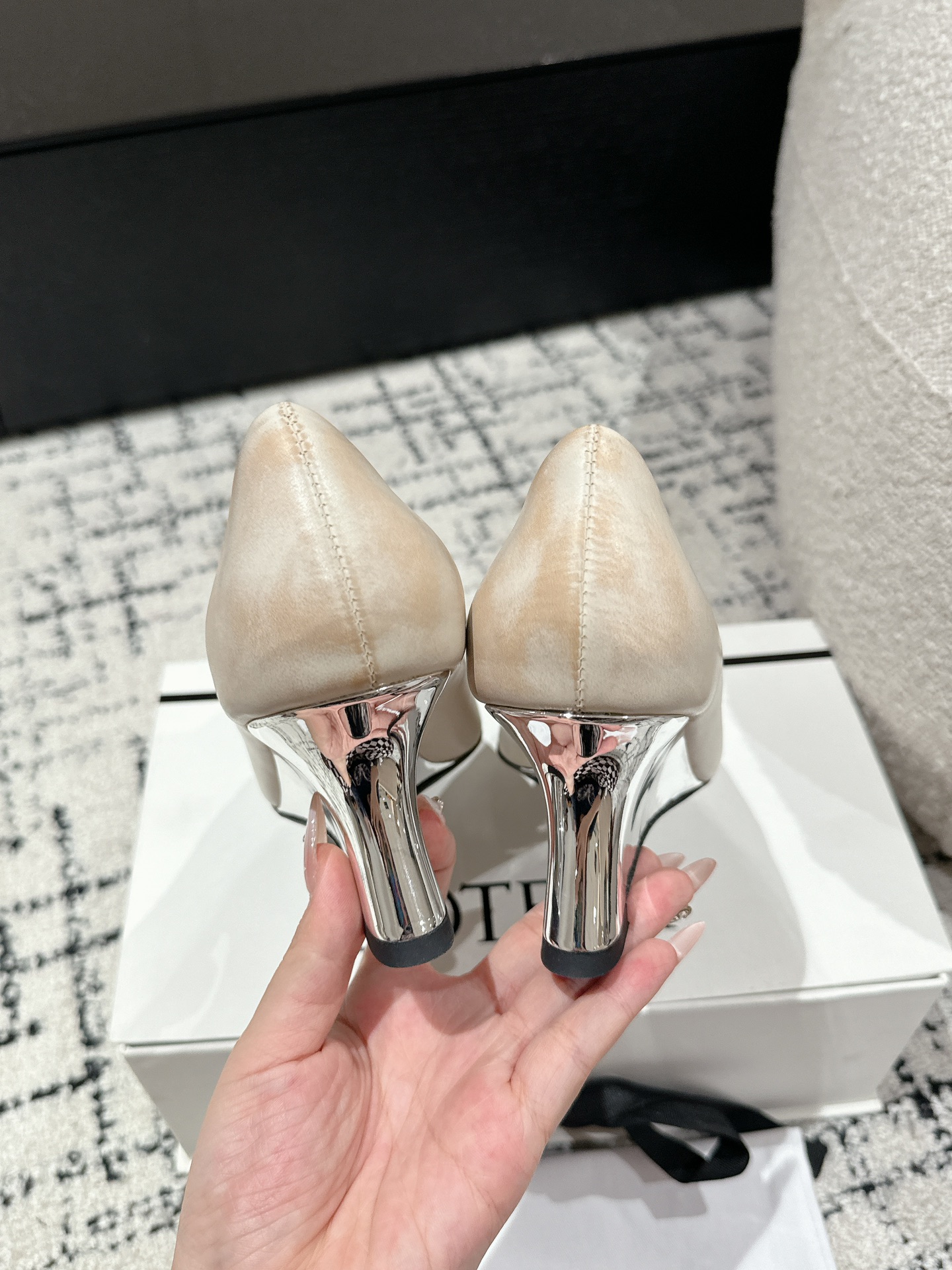 Top 750: Pointy Hill Heel Shoe Series with Silk Embroidery - 图片 8