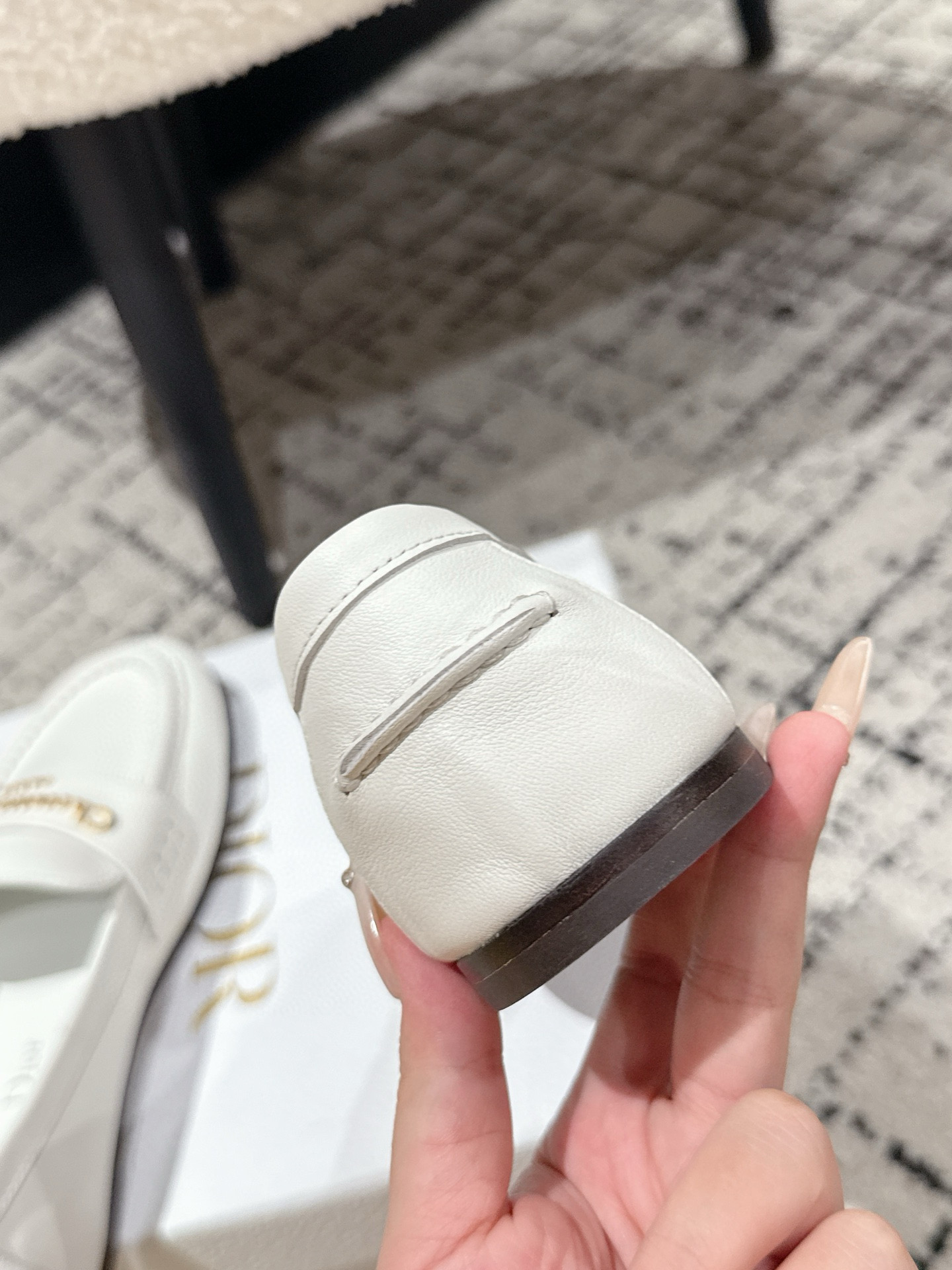 “New Boy Mono-Shoe Series for Autumn/Winter: Elegant Dior 25/Theo White Leather Shoes” - 图片 7