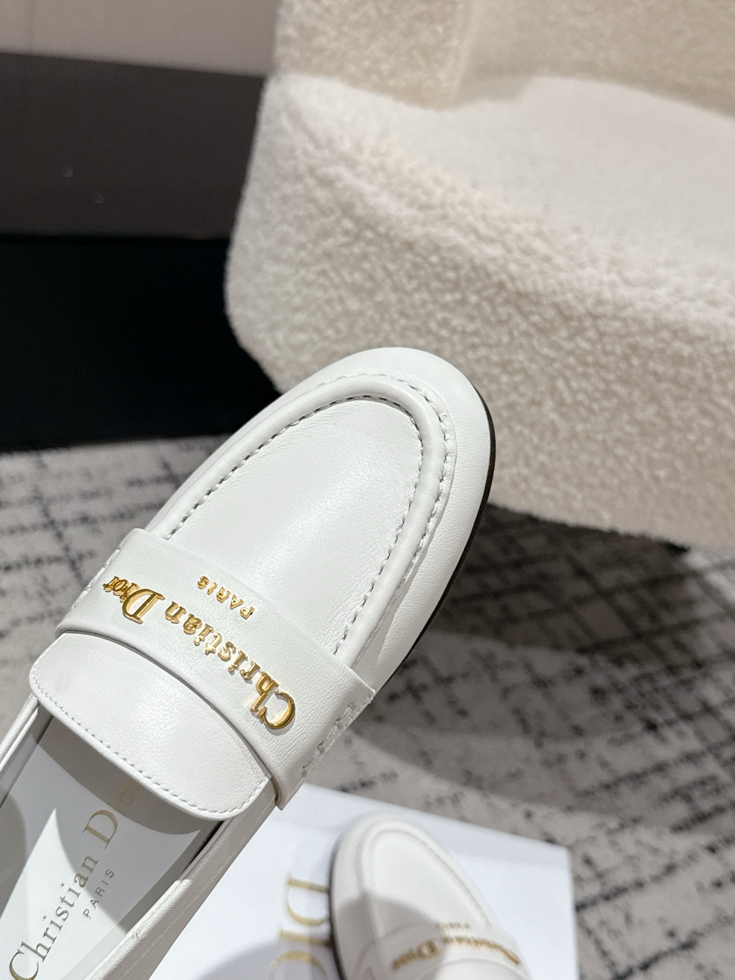 “New Boy Mono-Shoe Series for Autumn/Winter: Elegant Dior 25/Theo White Leather Shoes” - 图片 6