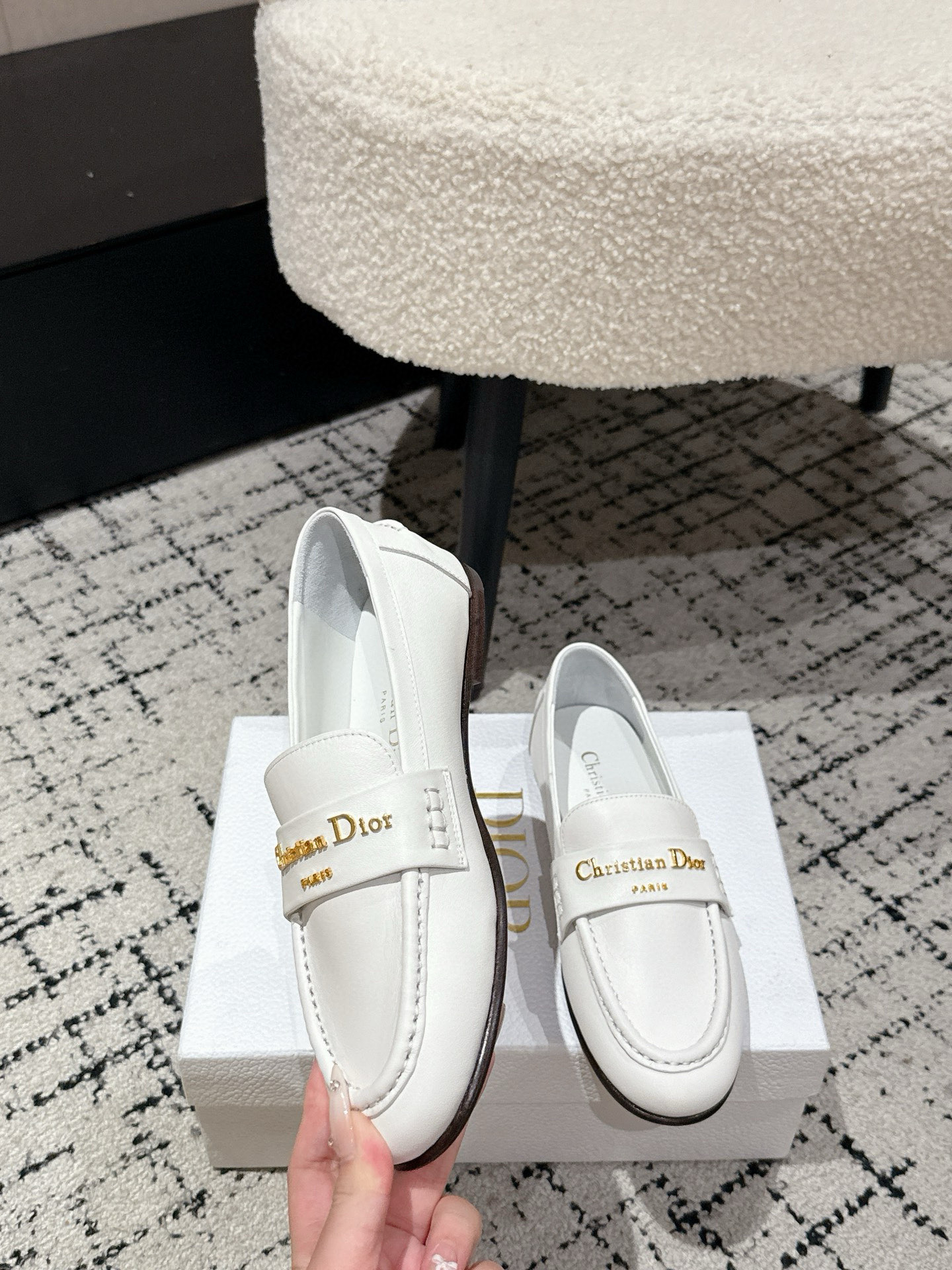 “New Boy Mono-Shoe Series for Autumn/Winter: Elegant Dior 25/Theo White Leather Shoes” - 图片 4