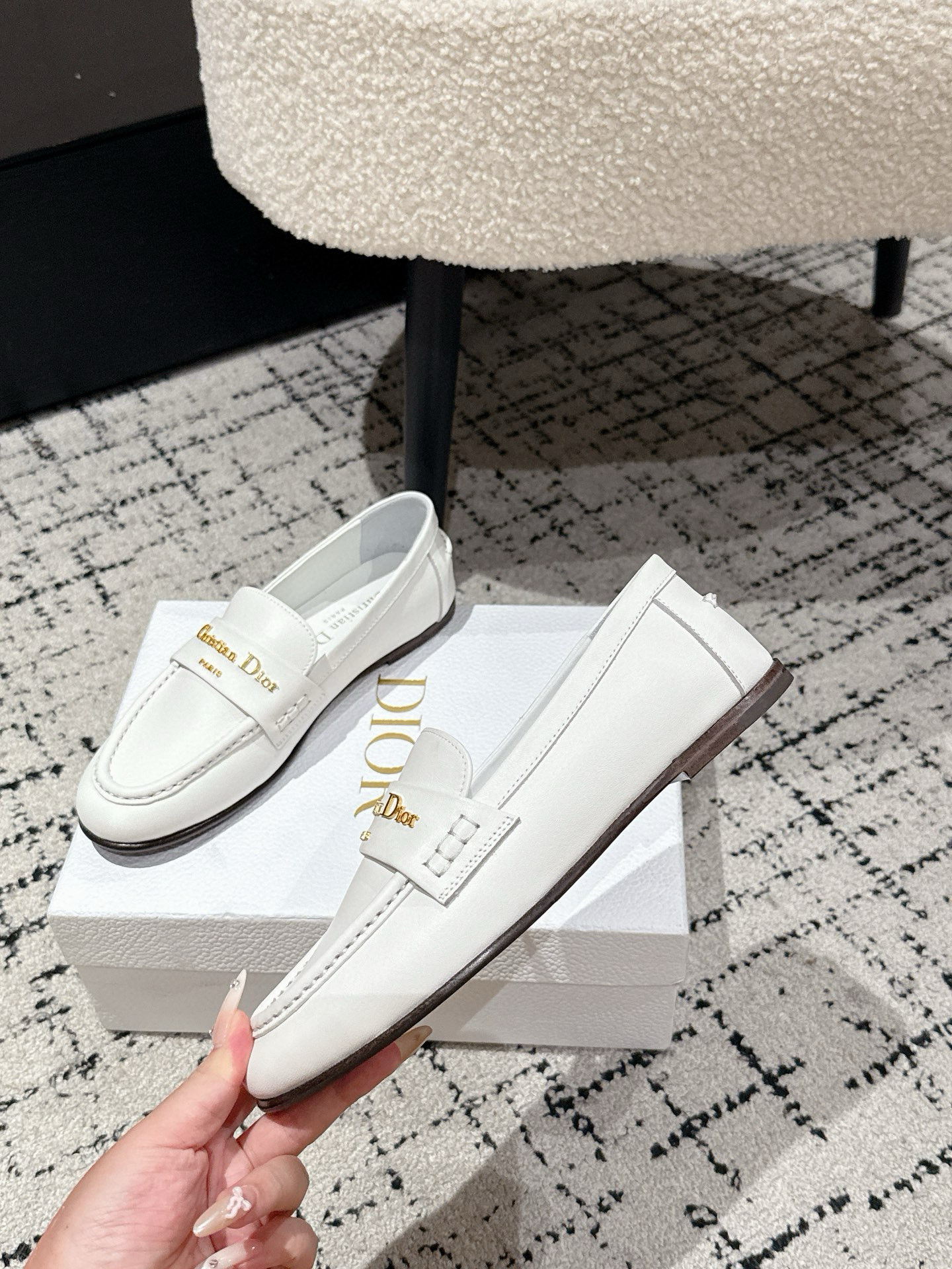 “New Boy Mono-Shoe Series for Autumn/Winter: Elegant Dior 25/Theo White Leather Shoes” - 图片 5