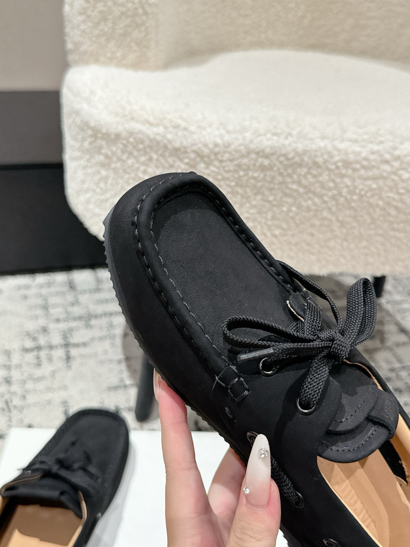 Jacquemus 25 Collection: New Butterflies and Creamware-inspired Footwear - 图片 6