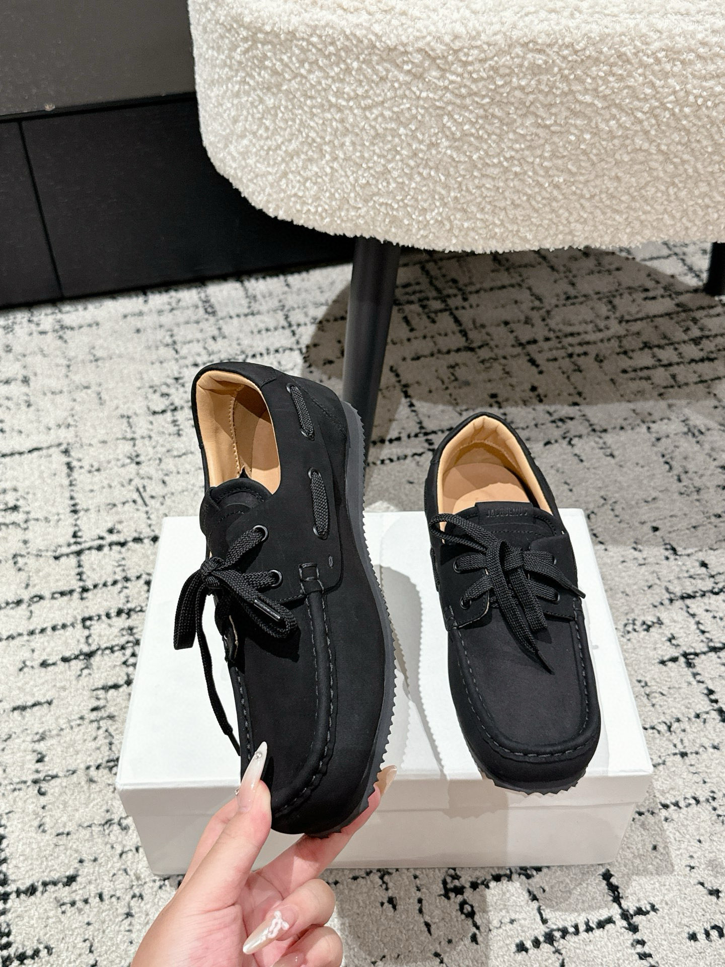 Jacquemus 25 Collection: New Butterflies and Creamware-inspired Footwear - 图片 4