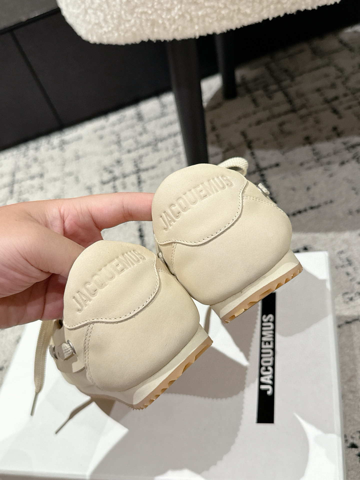 Jacquemus 25 Collection: Butterflies and Delicate Fashion Balance - 图片 9