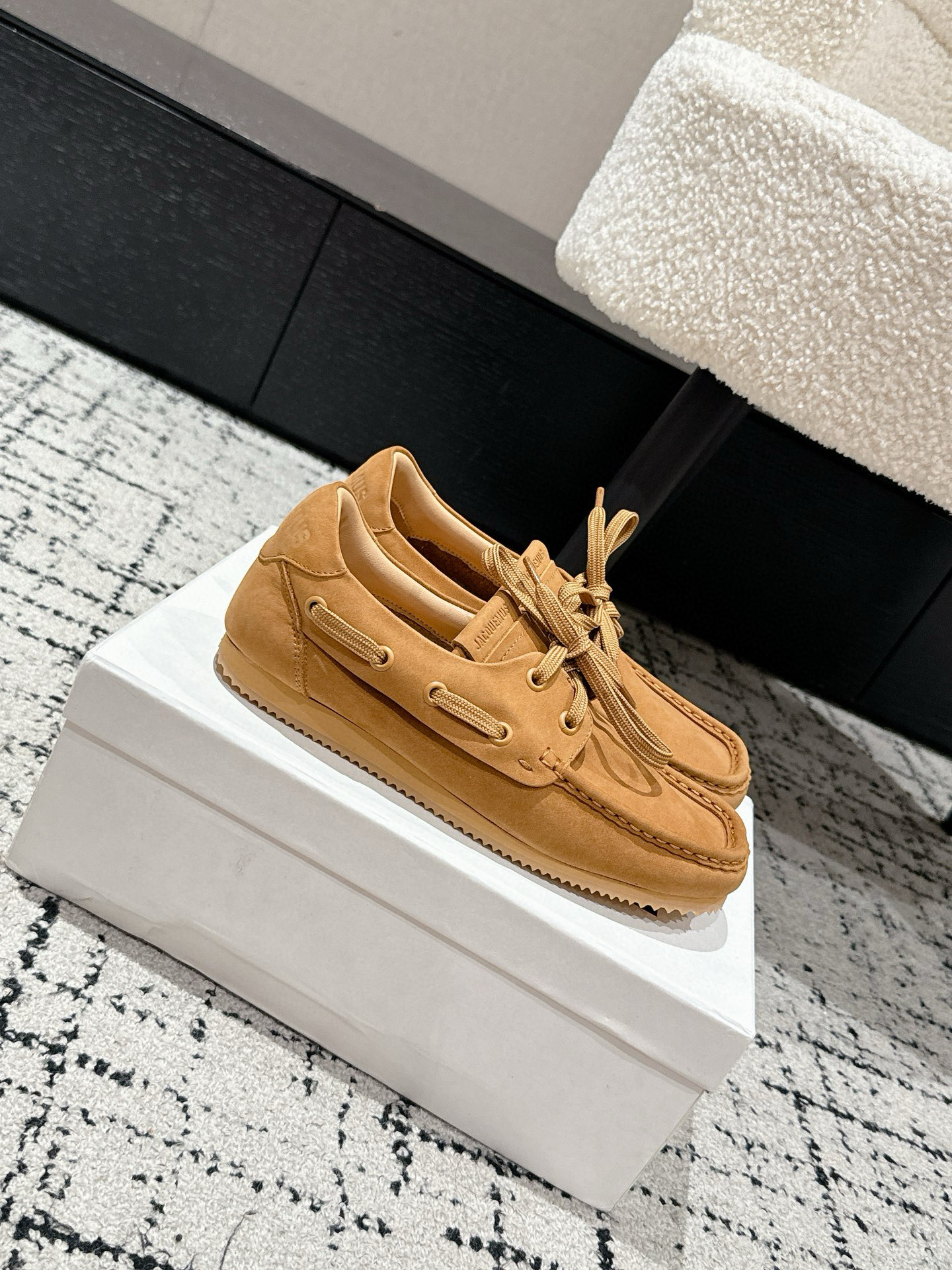 Jacquemus Shoes: Butterflies Collection Highlights Comfort and Style in Daily Wear - 图片 3