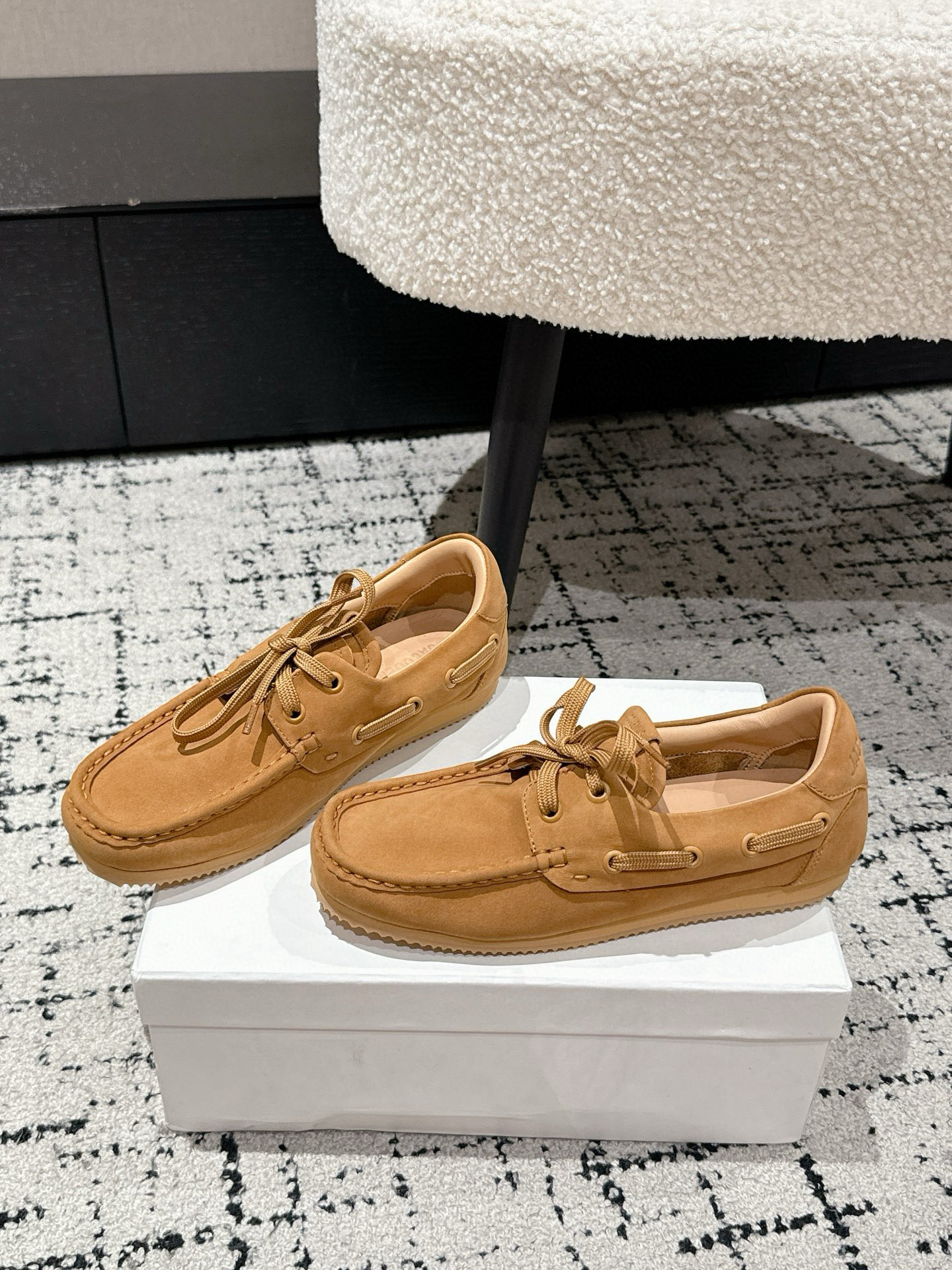 Jacquemus Shoes: Butterflies Collection Highlights Comfort and Style in Daily Wear