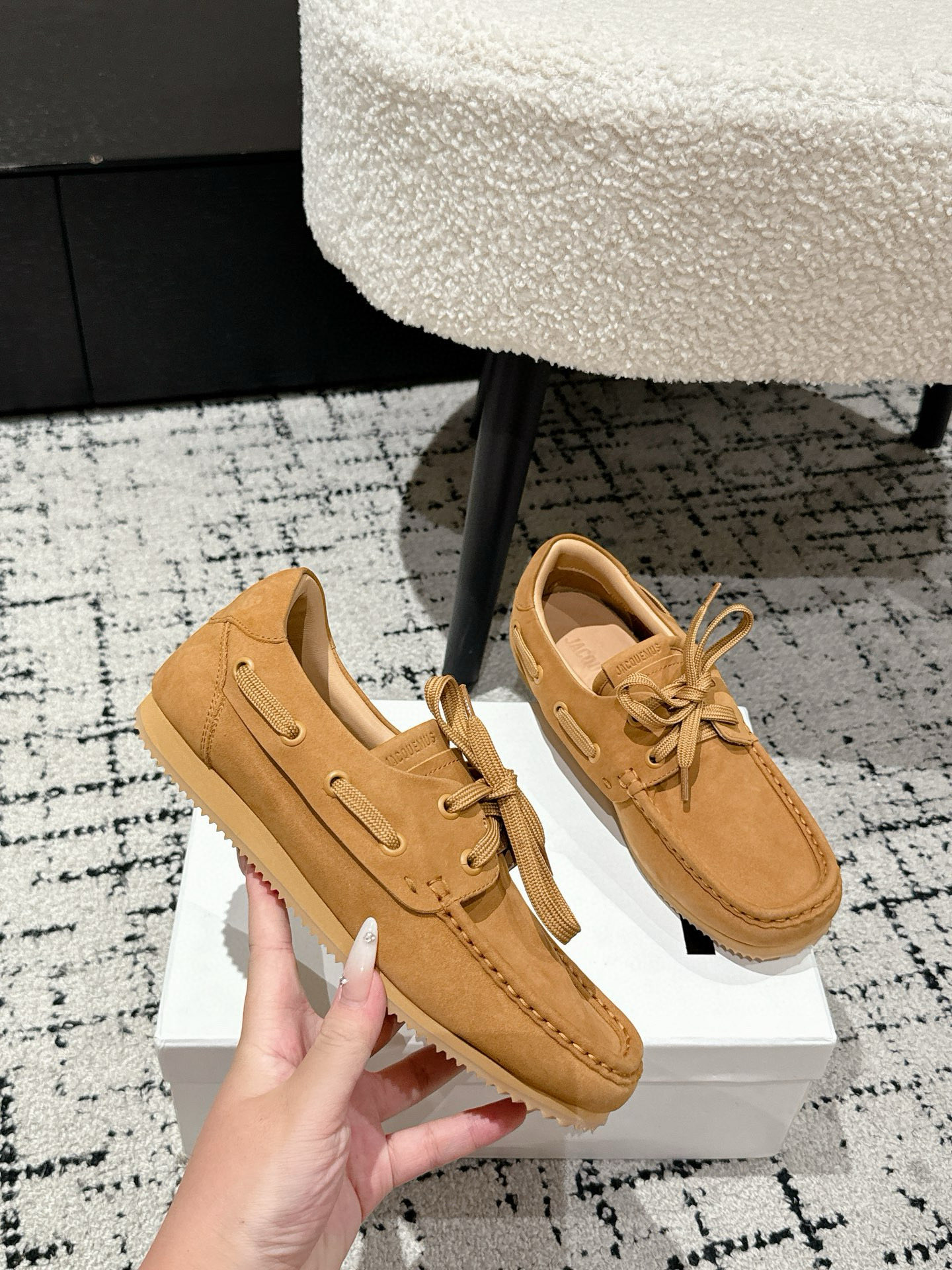 Jacquemus Shoes: Butterflies Collection Highlights Comfort and Style in Daily Wear - 图片 5