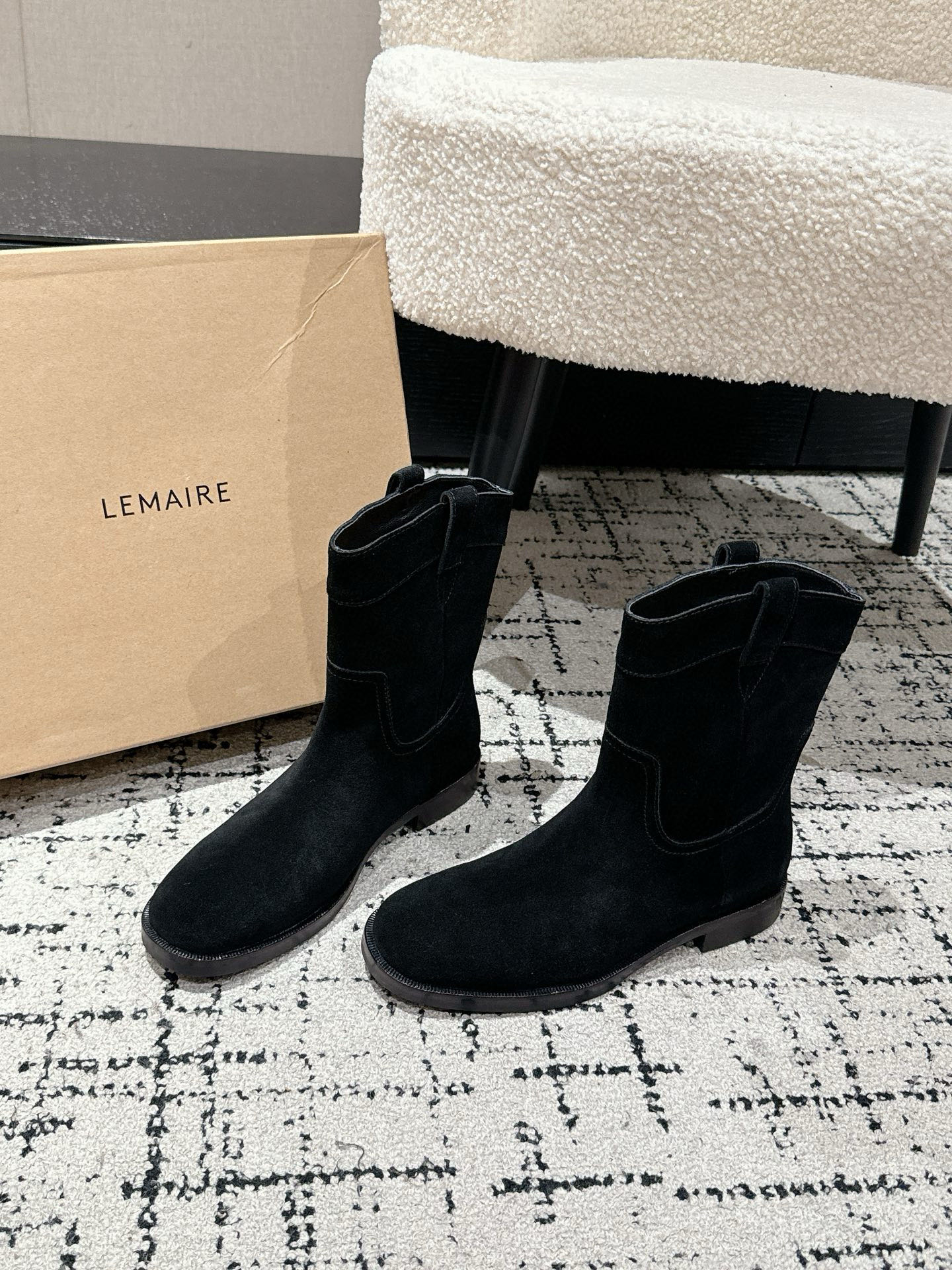 High-Quality Casual Boots for Winter: Lemaire 25s with Short Boots