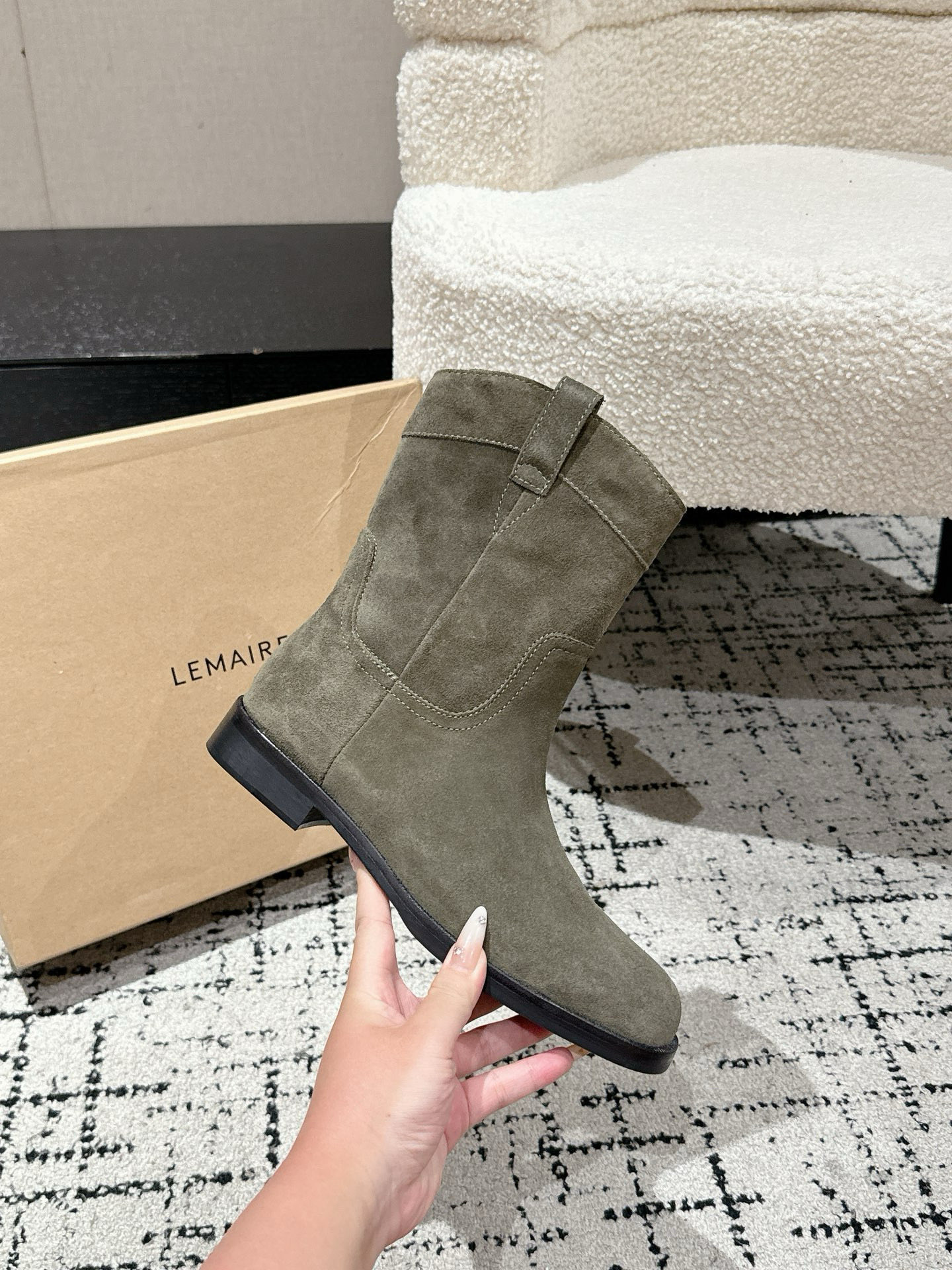 Stylish Lemaire Short Boots: High-Quality and Practical for Winter Fashion - 图片 4