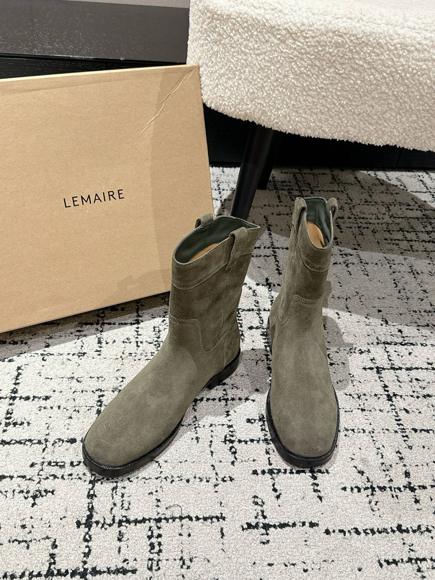 Stylish Lemaire Short Boots: High-Quality and Practical for Winter Fashion - 图片 3
