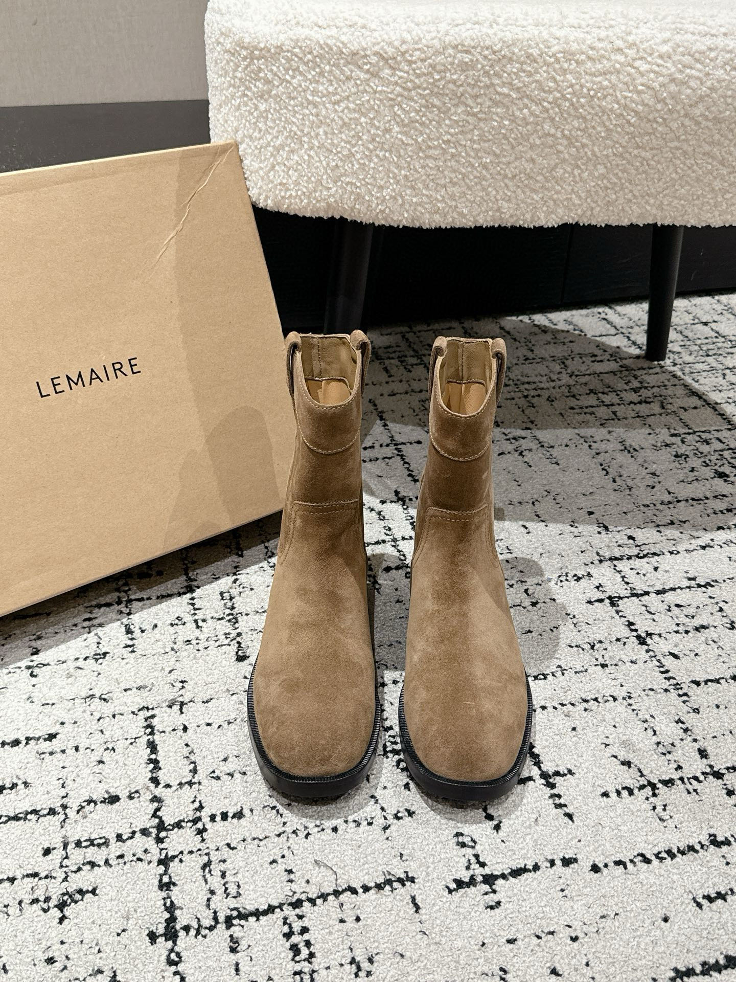 Stylish Lemaire Short Boots for Autumn/Winter: High-Quality and Casual Appeal - 图片 9