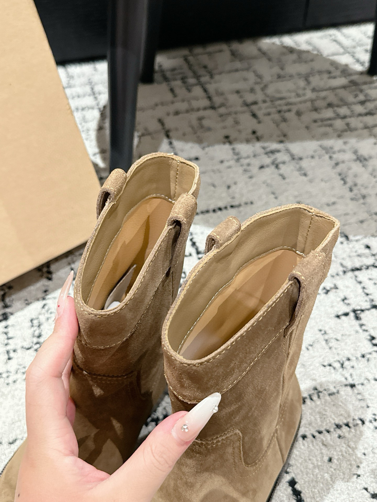 Stylish Lemaire Short Boots for Autumn/Winter: High-Quality and Casual Appeal - 图片 8