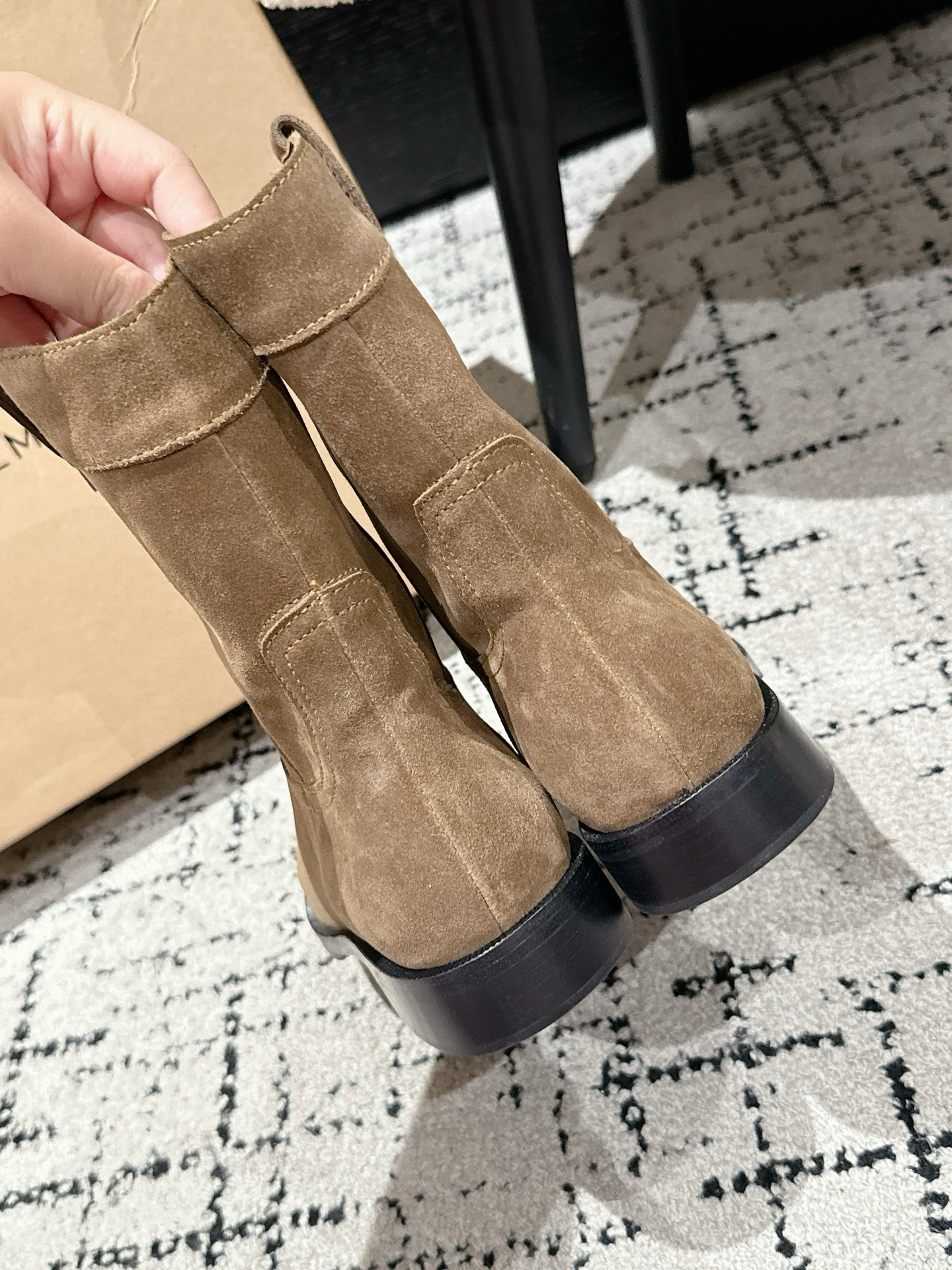 Stylish Lemaire Short Boots for Autumn/Winter: High-Quality and Casual Appeal - 图片 7