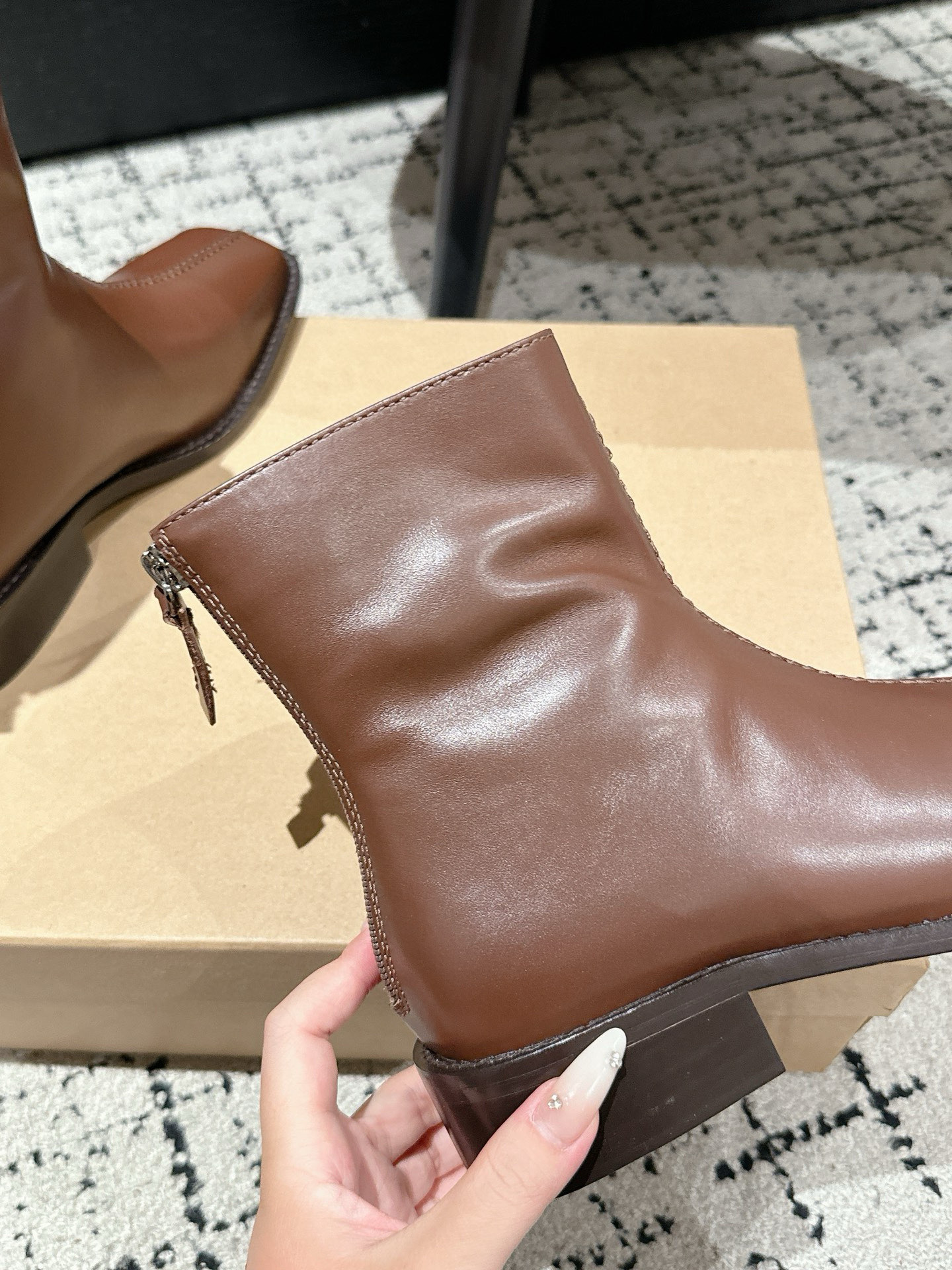 High-Quality Lemaire Zipper Boots: Stylish and Practical for Autumn/Winter - 图片 6