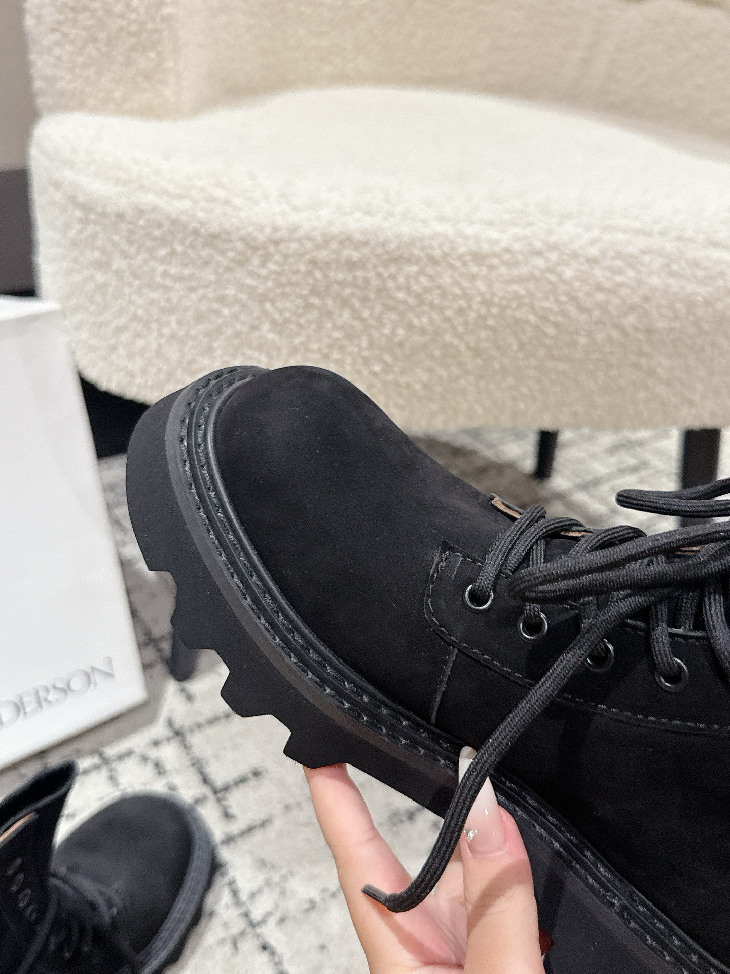 JW Anderson Autumn Boots: Unique British Design with Modden Genes and Double-Colour Details - 图片 5