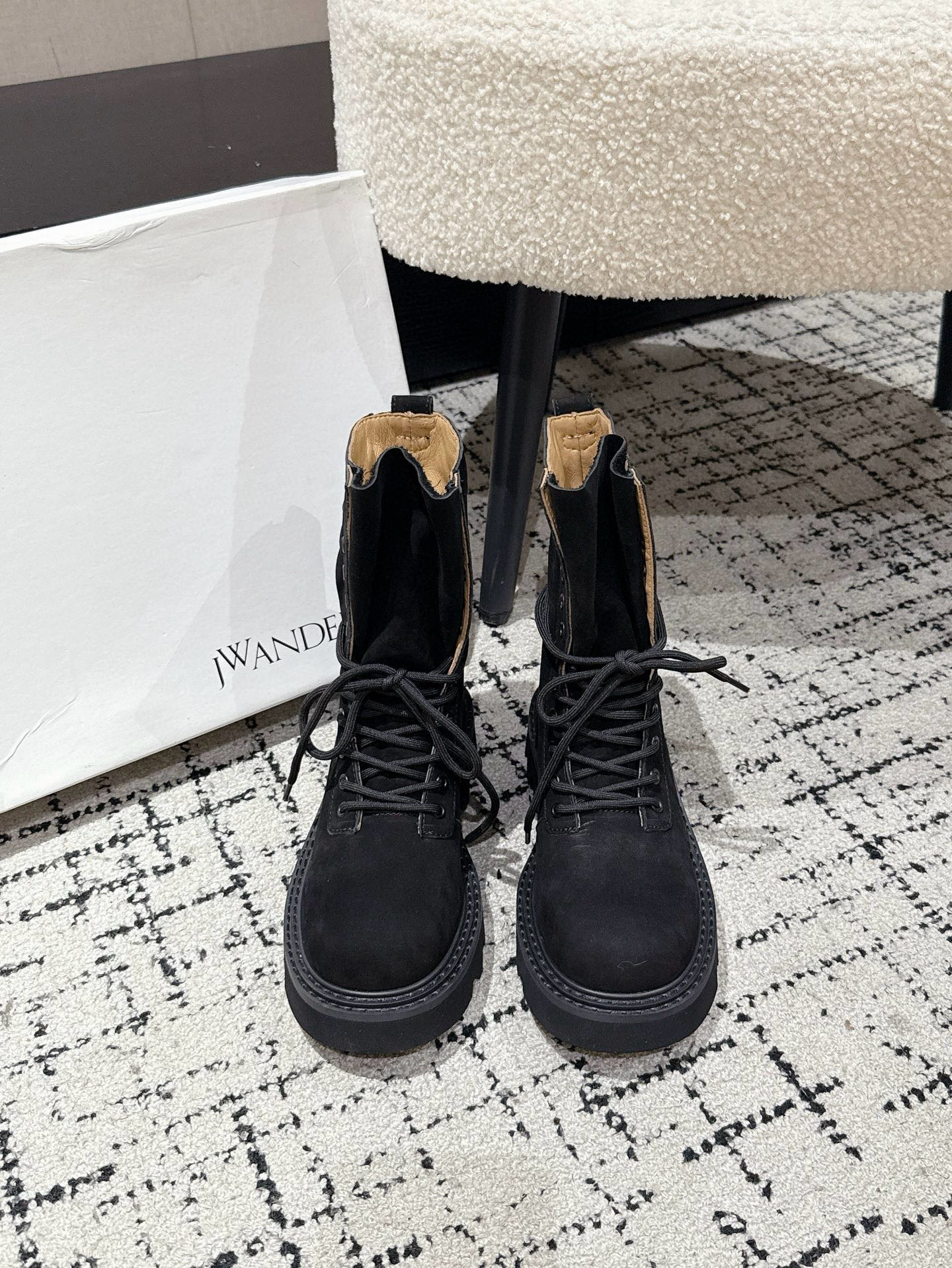 JW Anderson Autumn Boots: Unique British Design with Modden Genes and Double-Colour Details - 图片 9