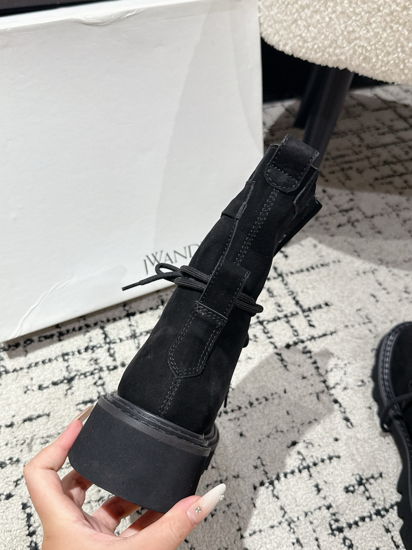 JW Anderson Autumn Boots: Unique British Design with Modden Genes and Double-Colour Details - 图片 6