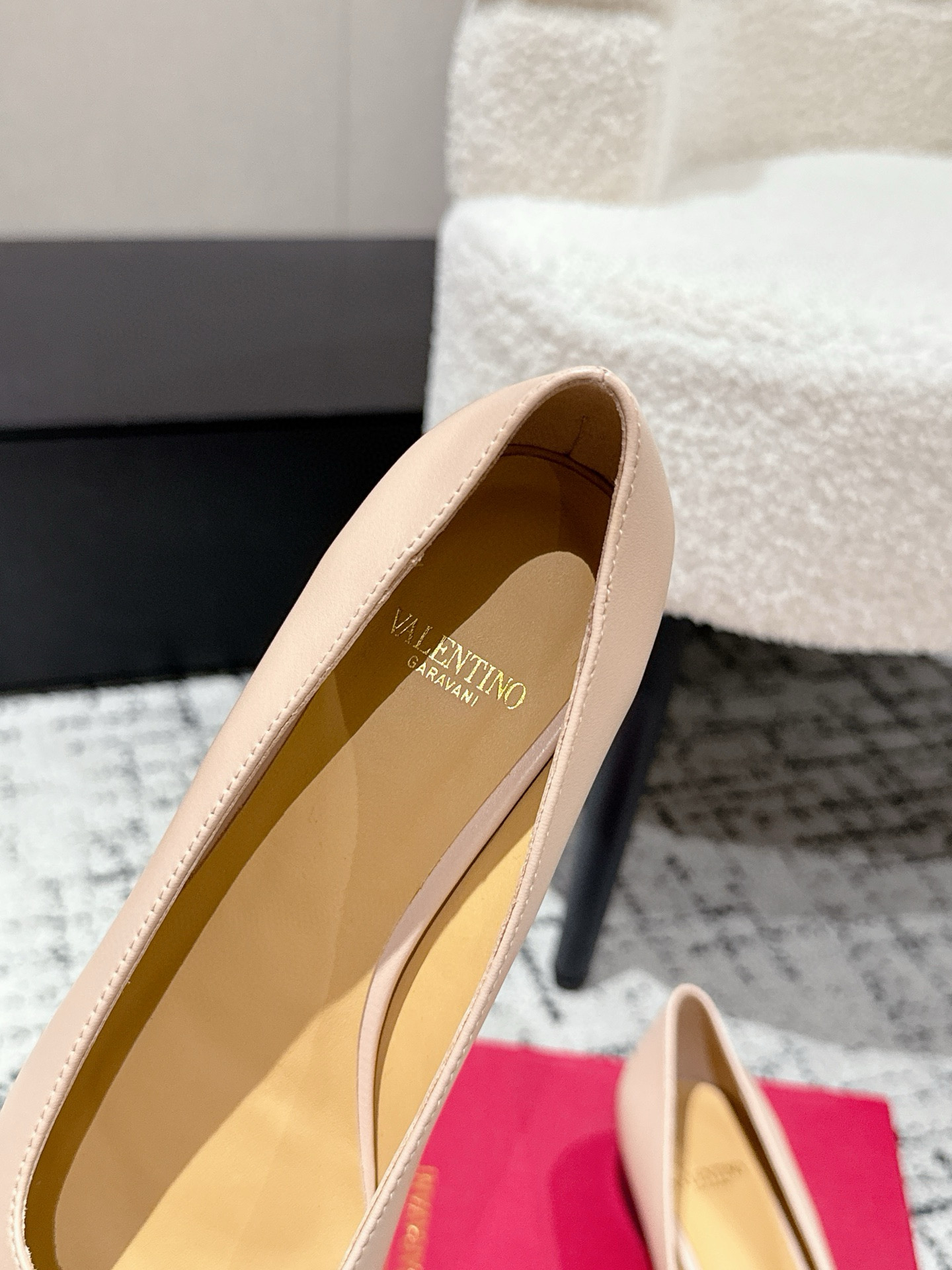 Valentino Butterfly Collapse Single Shoes: Autumn Winter New Collection - 图片 8
