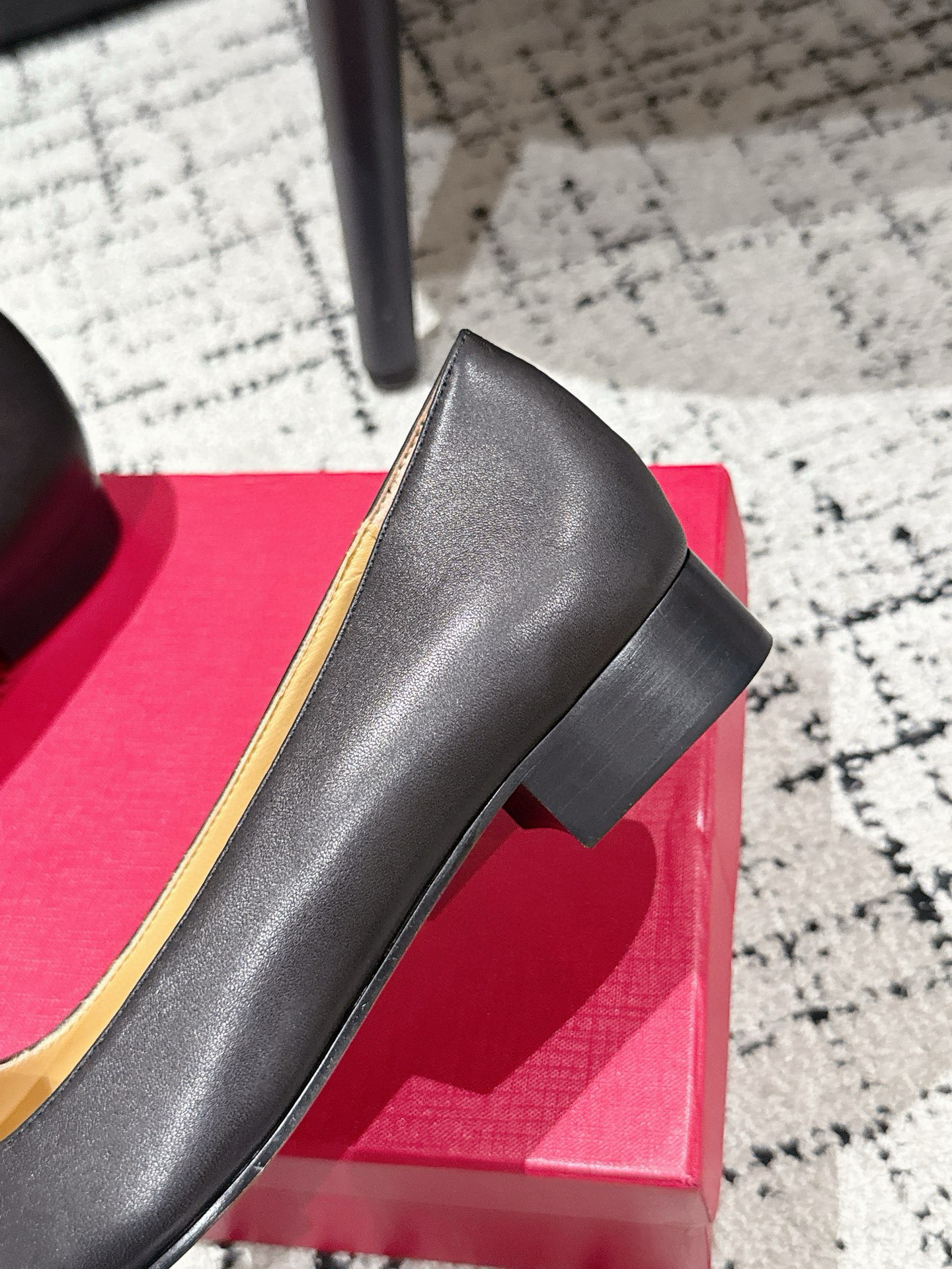 Valentino 25/Autumn Winter Butterfly Collapse Single Shoes – Elegant and Stylish Design for Women - 图片 7