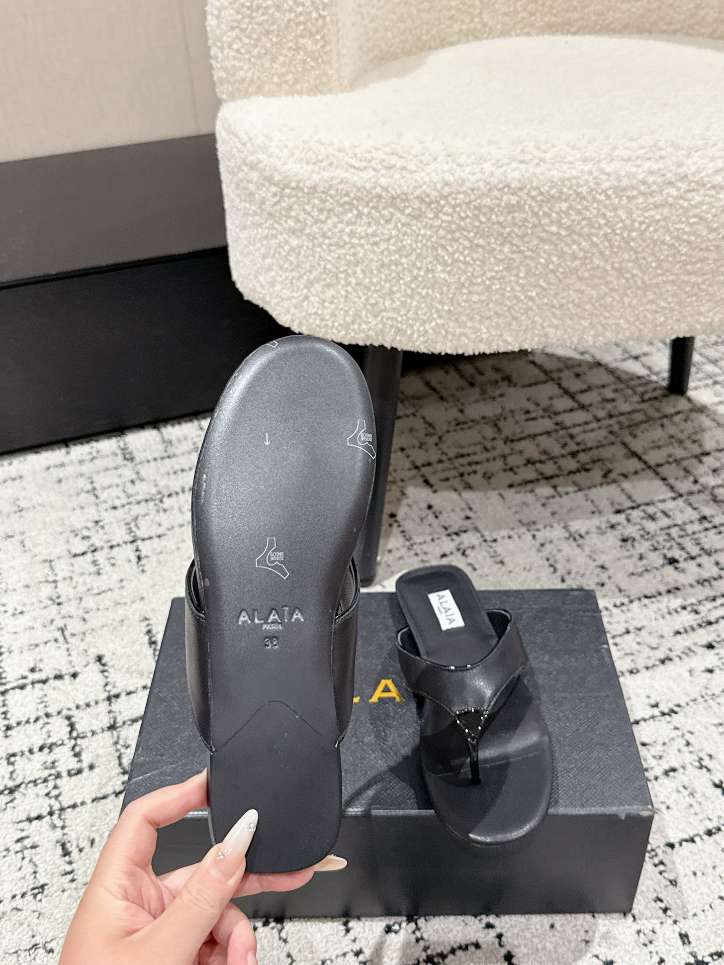 “648Alaia 25/Alea New Fall and Winter Shoes Collection with Unique Elegance and Versatile Style” - 图片 9
