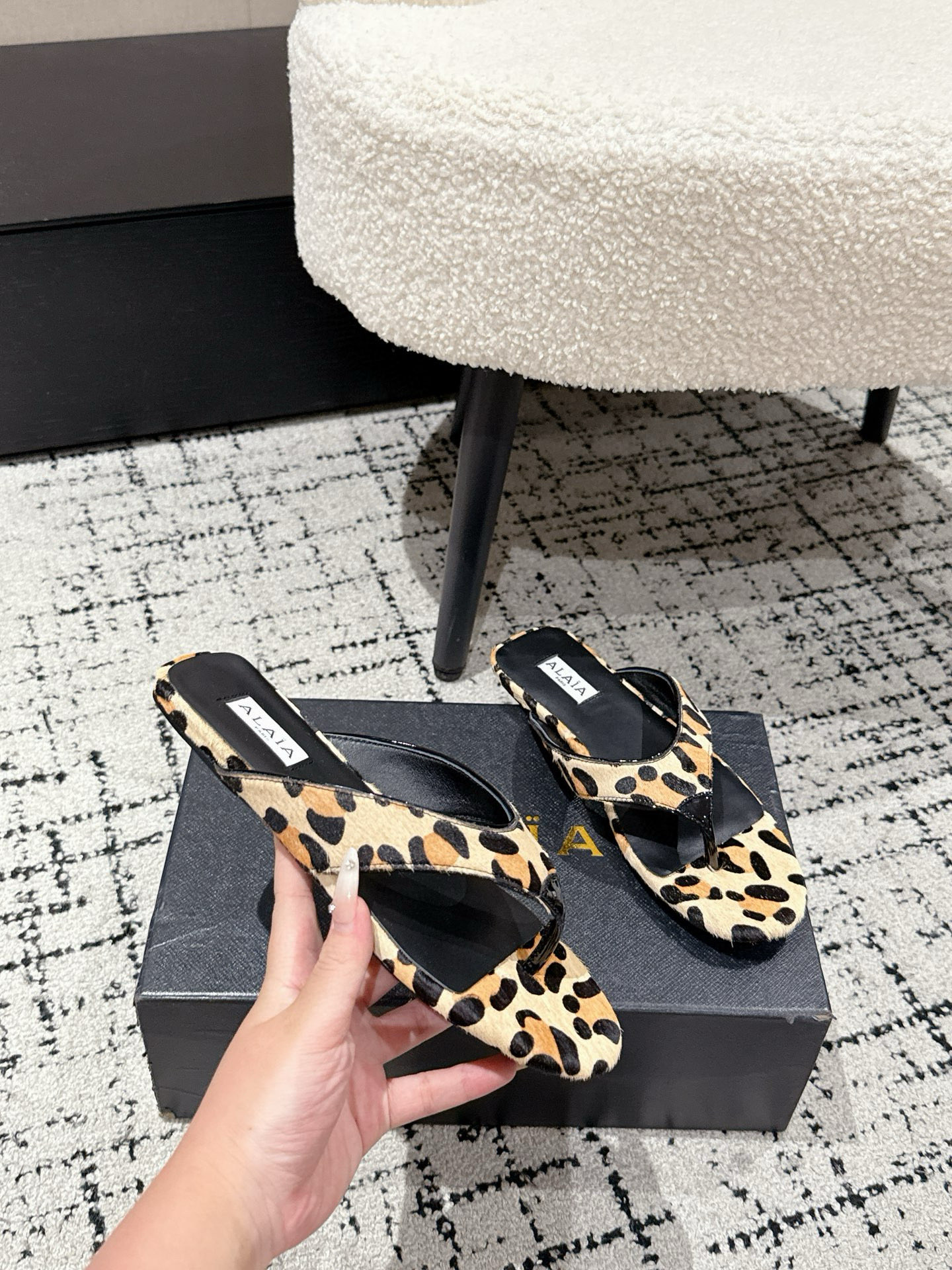 “Alaia Fall and Winter Shoe Collection: Elevate Your Style with Super-Level Design and Unique Elegance”
