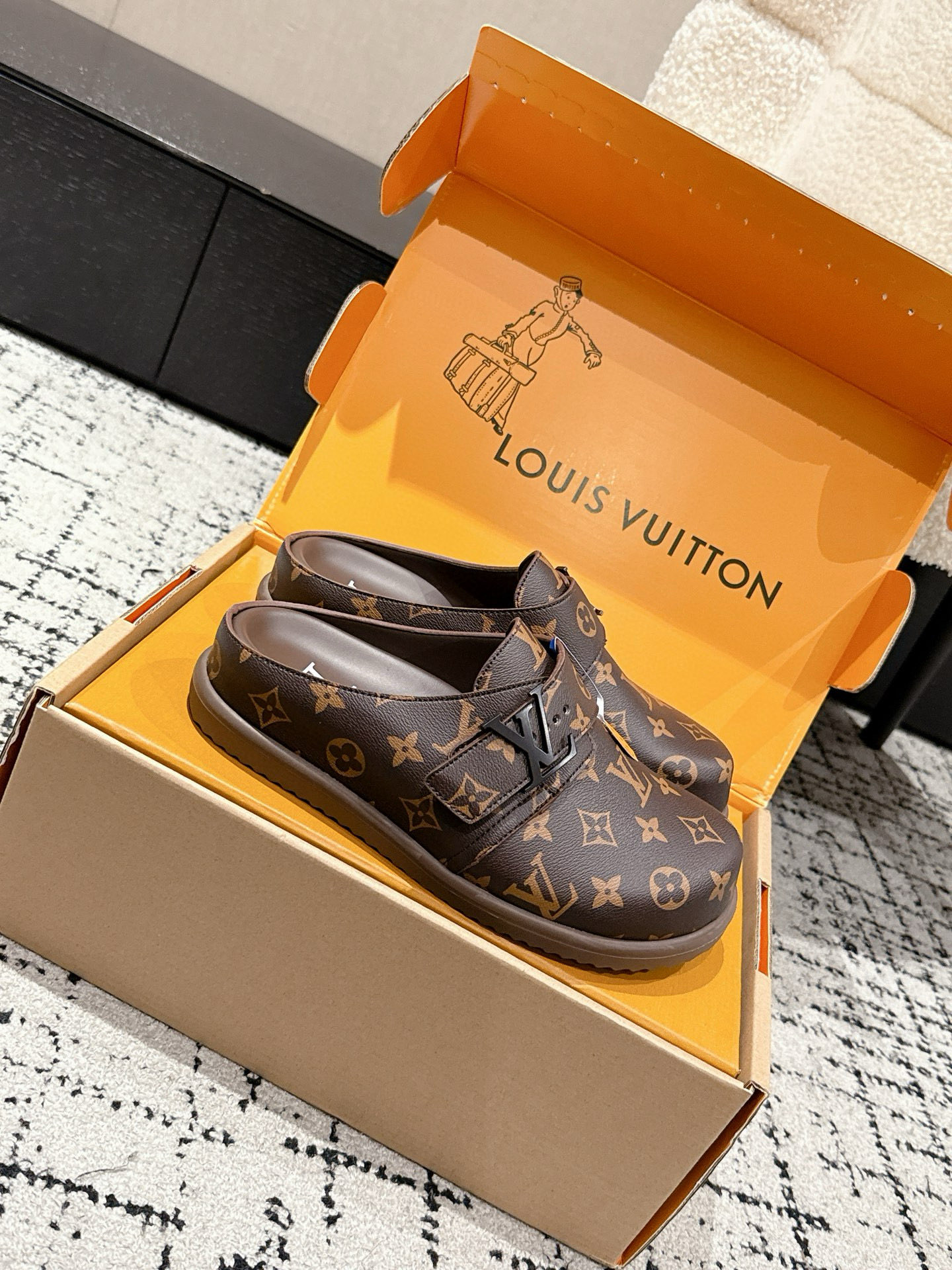 Louis Vuitton Easy Monogram Leather Sandals | Adjustable Strap & Comfort 3 i1755427903068 8980 0 1