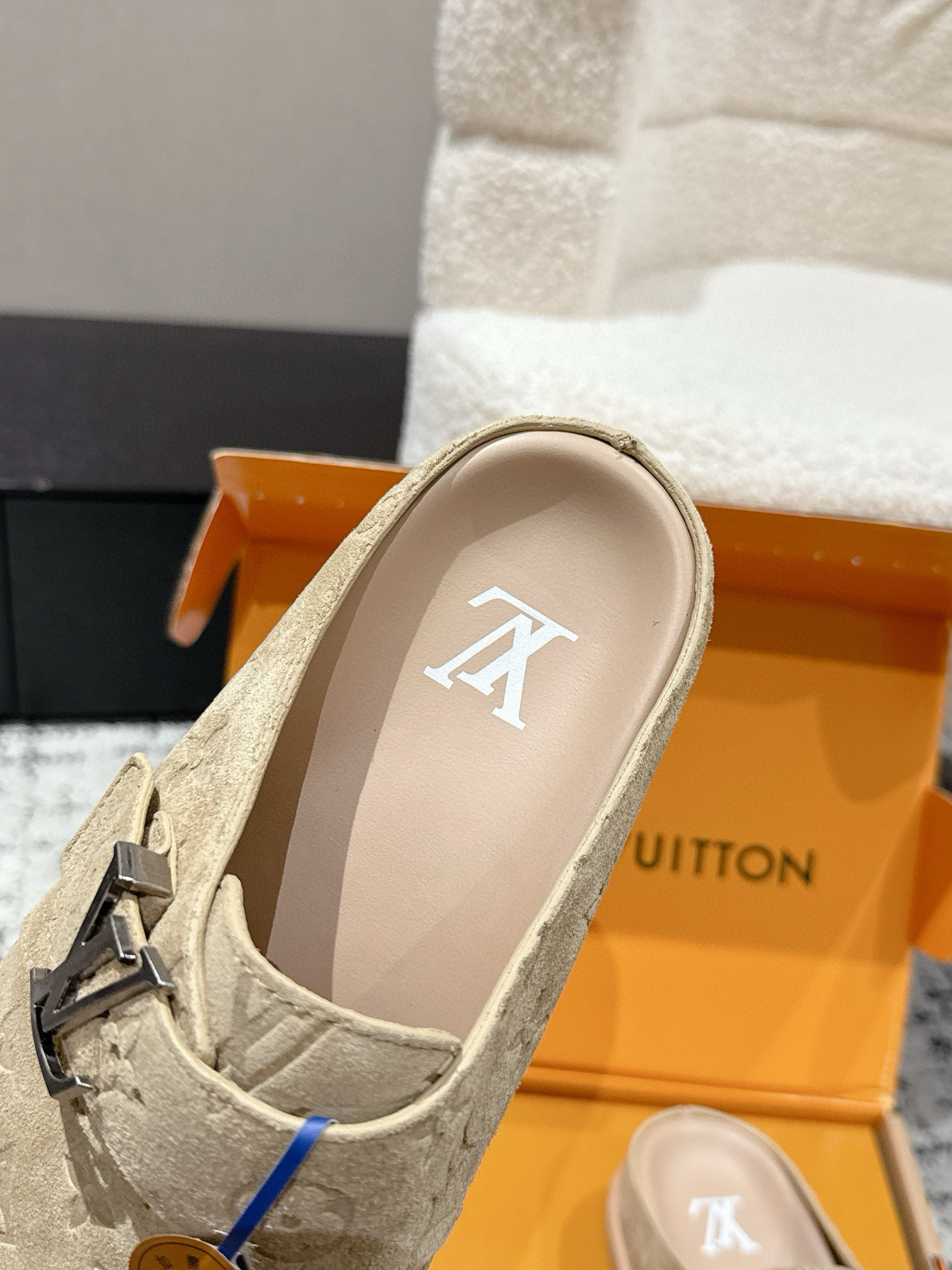 Louis Vuitton Easy Monogram Leather Sandals - Stylish & Comfortable 8 i1755428161238 5720 0 6