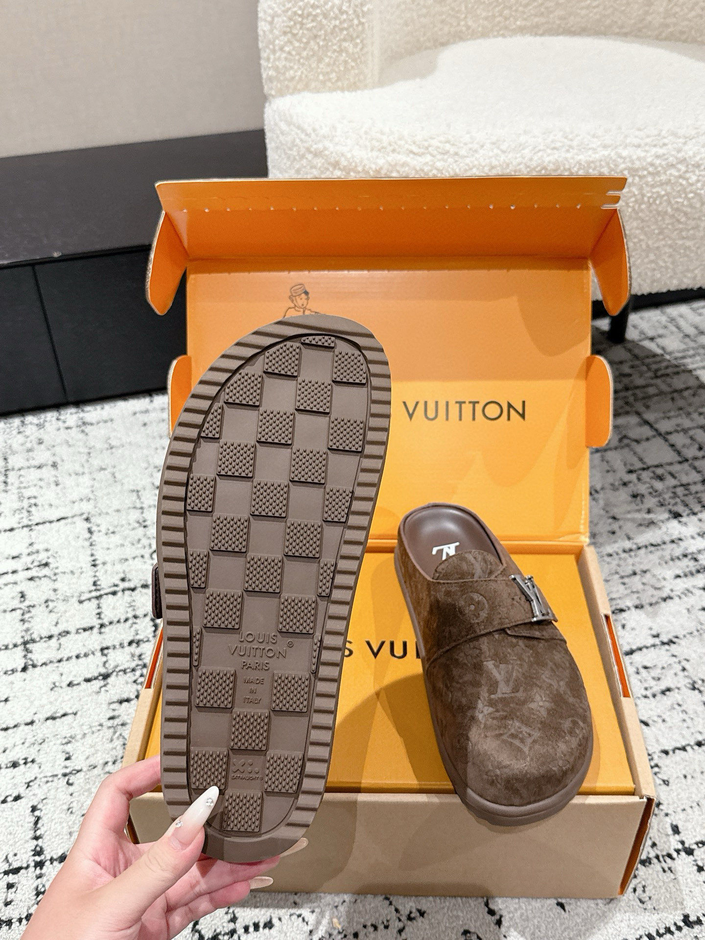 Louis Vuitton Easy Monogram Leather Sandals - Ultimate Comfort & Style 10 i1755428173826 6765 0 8
