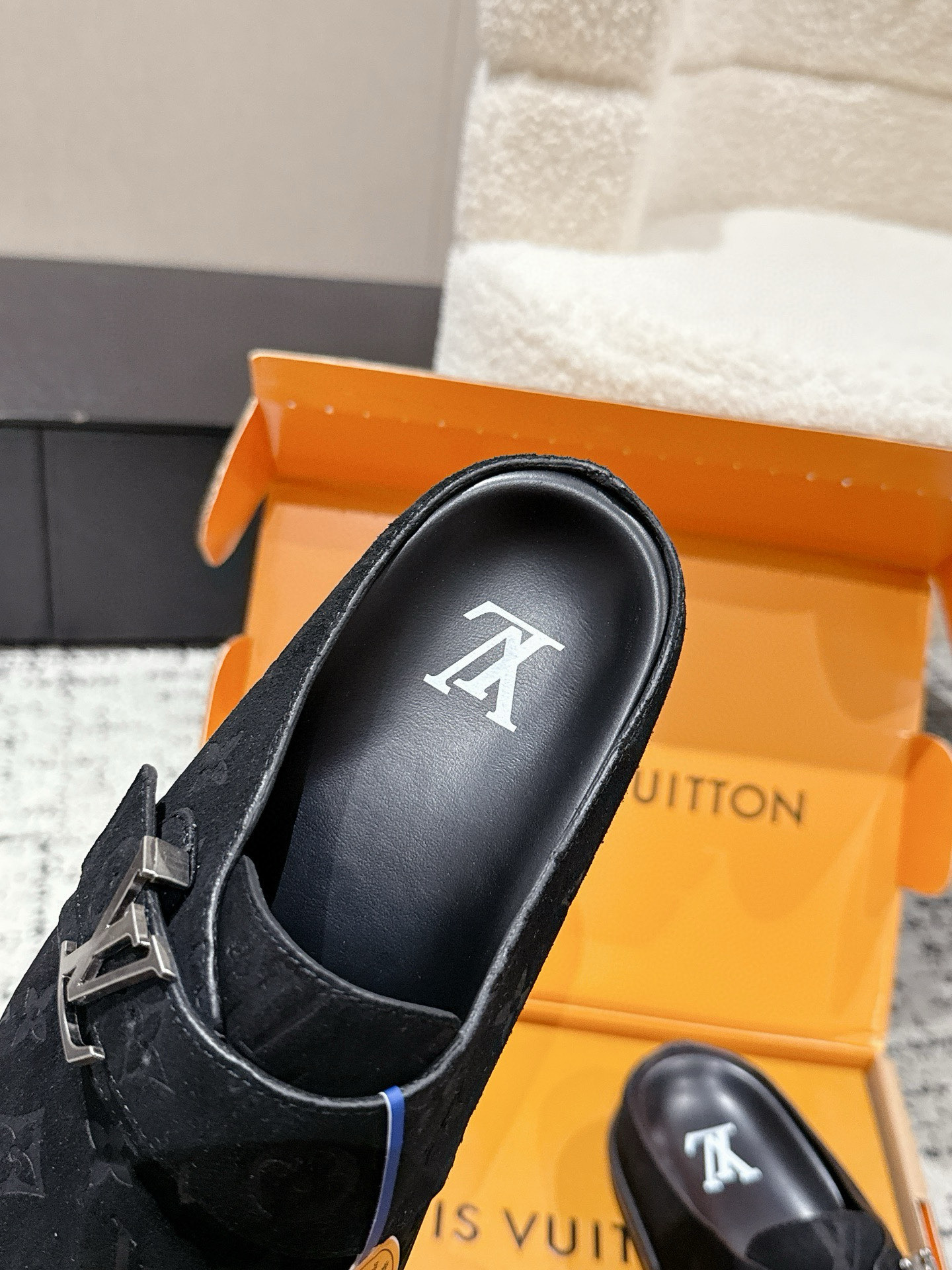 Louis Vuitton Easy Monogram Leather Sandals - Stylish & Comfortable 8 i1755428183115 5716 0 6