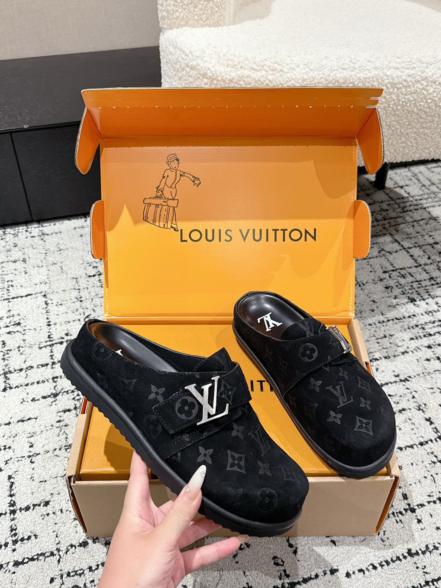 Louis Vuitton Easy Monogram Leather Sandals - Stylish & Comfortable 6 i1755428183187 4227 0 4
