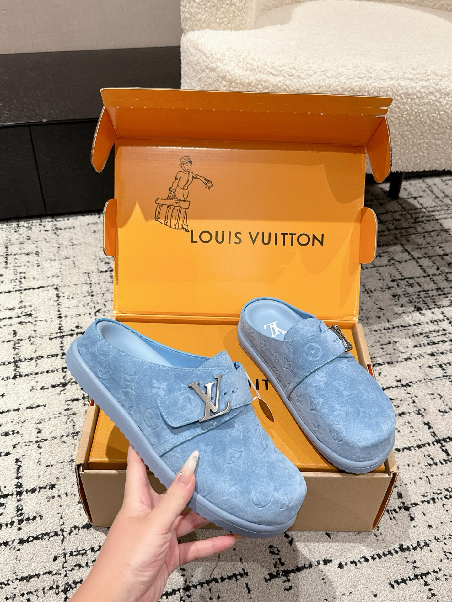 Louis Vuitton Easy Monogram Leather Sandals: Comfort & Style - Size 39-45 6 i1755428207588 7350 0 4